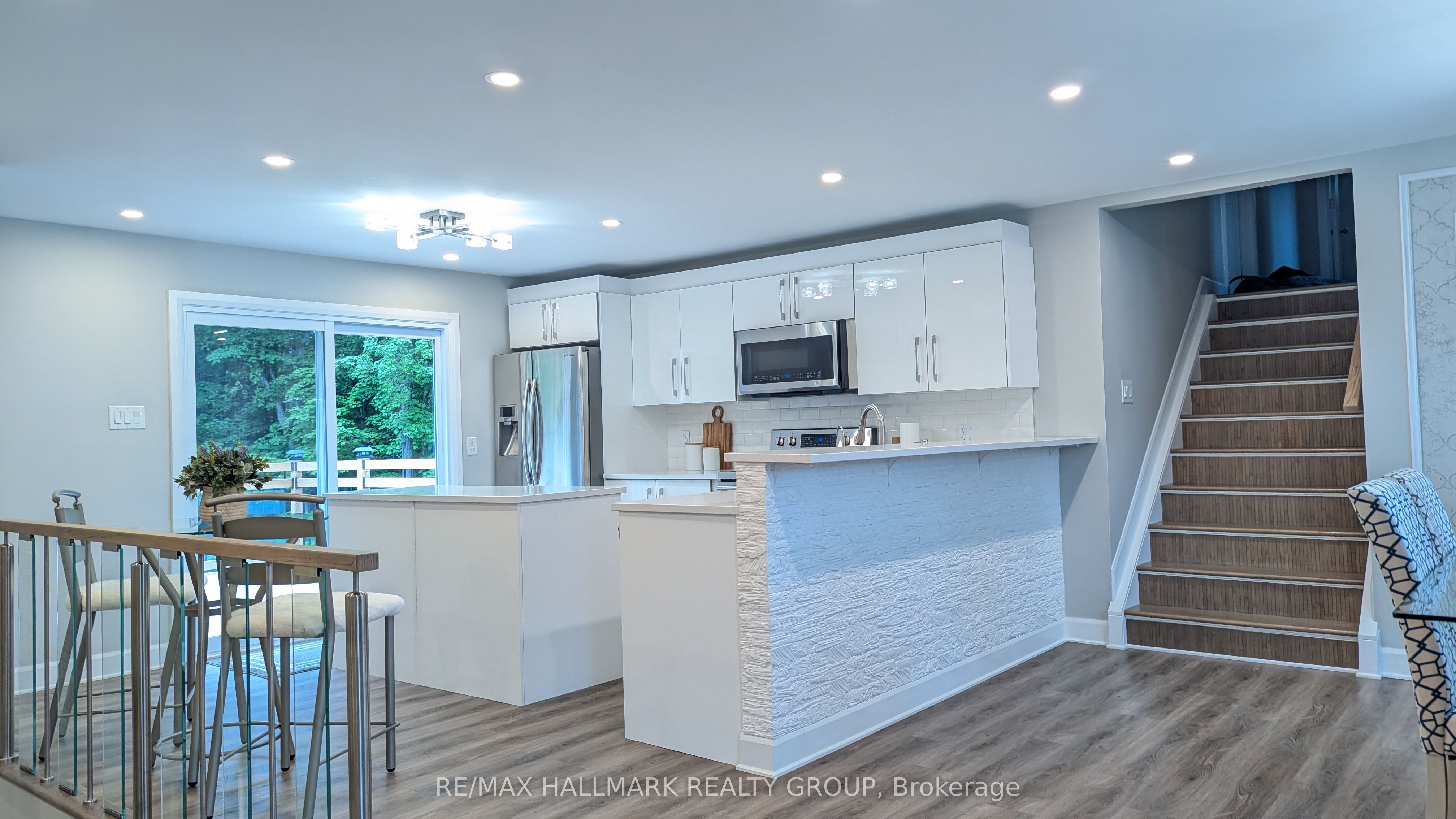 13 Bathurst Street Property Photo 15