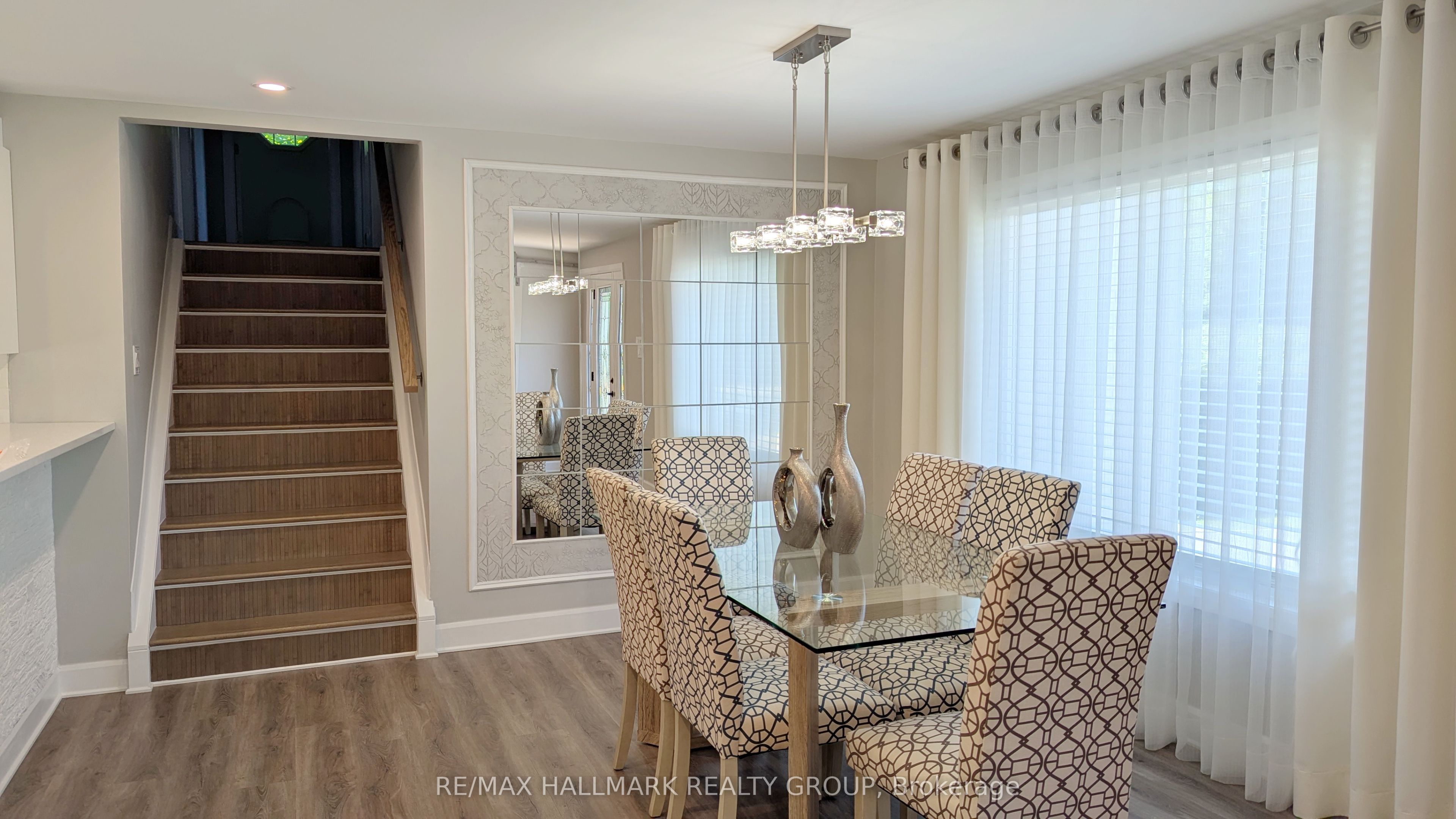 13 Bathurst Street Property Photo 16