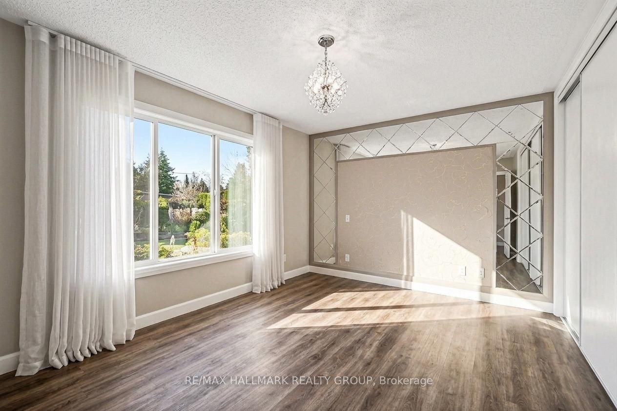 13 Bathurst Street Property Photo 18