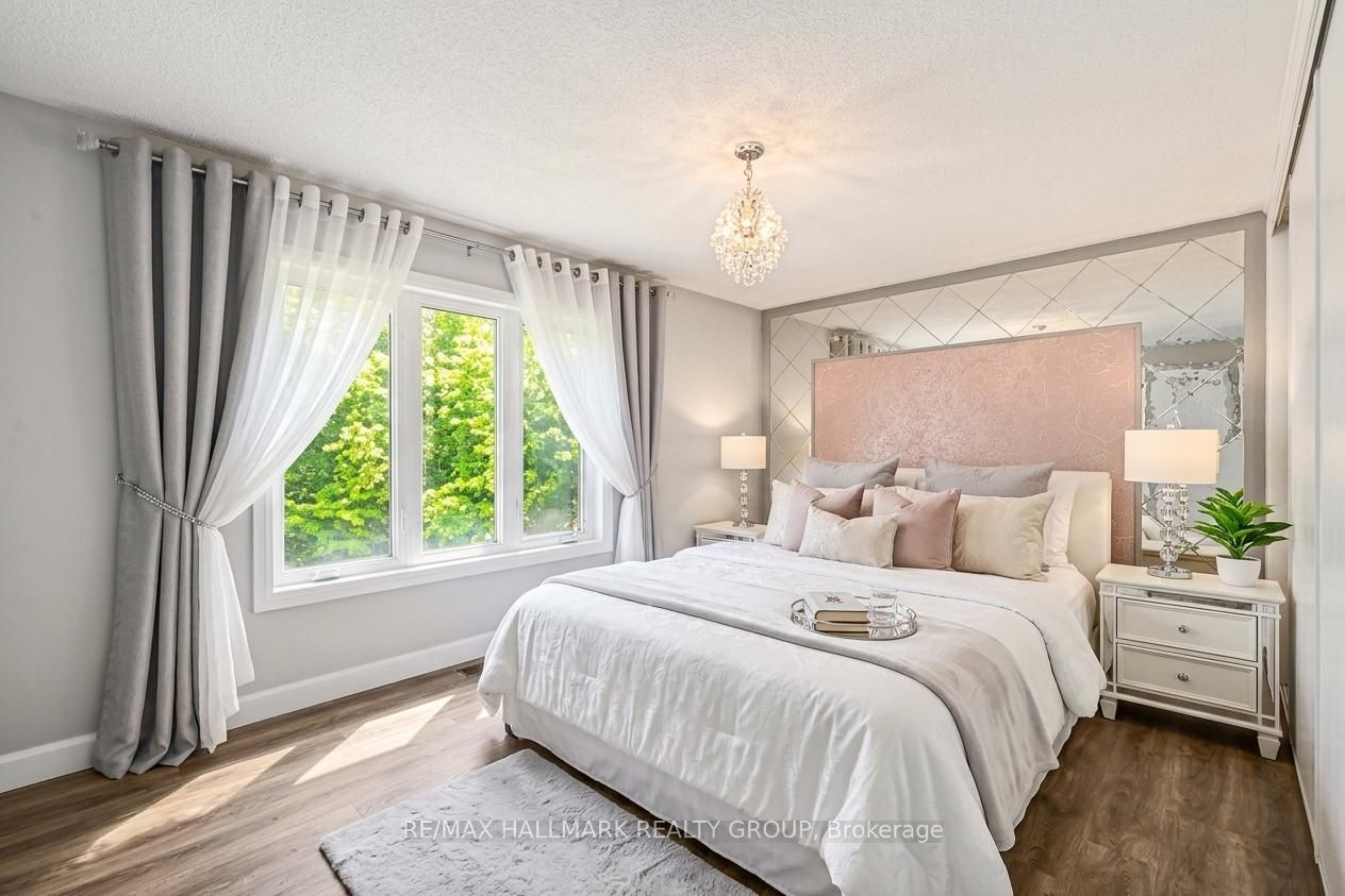 13 Bathurst Street Property Photo 19