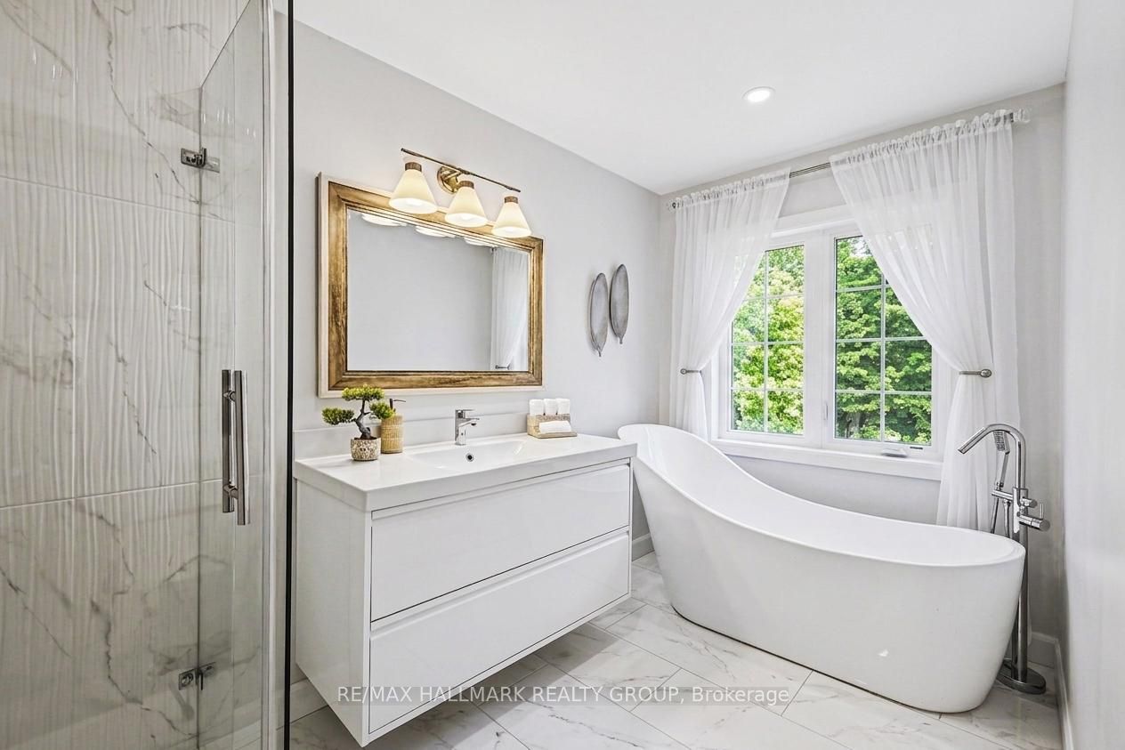 13 Bathurst Street Property Photo 20