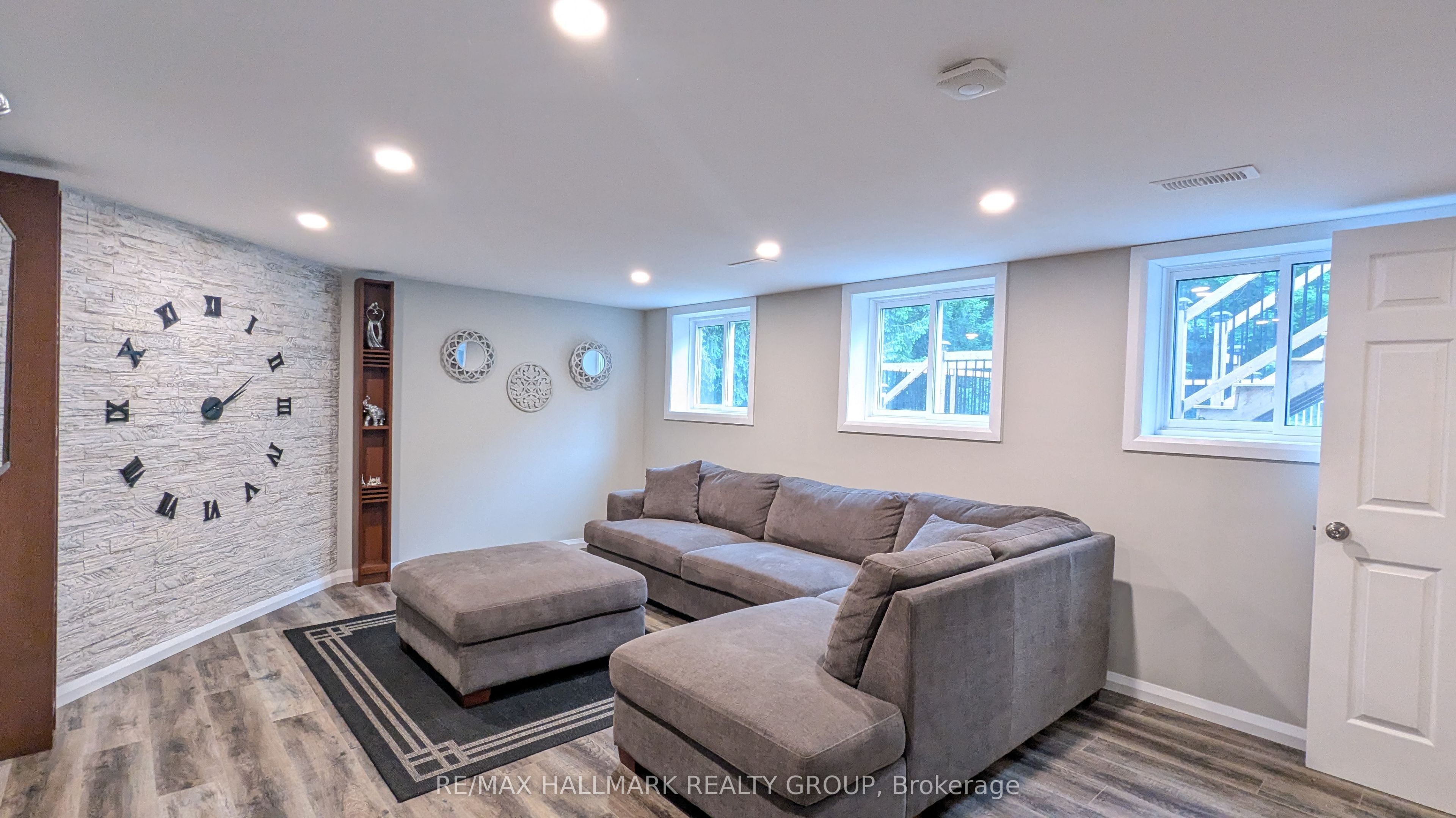 13 Bathurst Street Property Photo 24