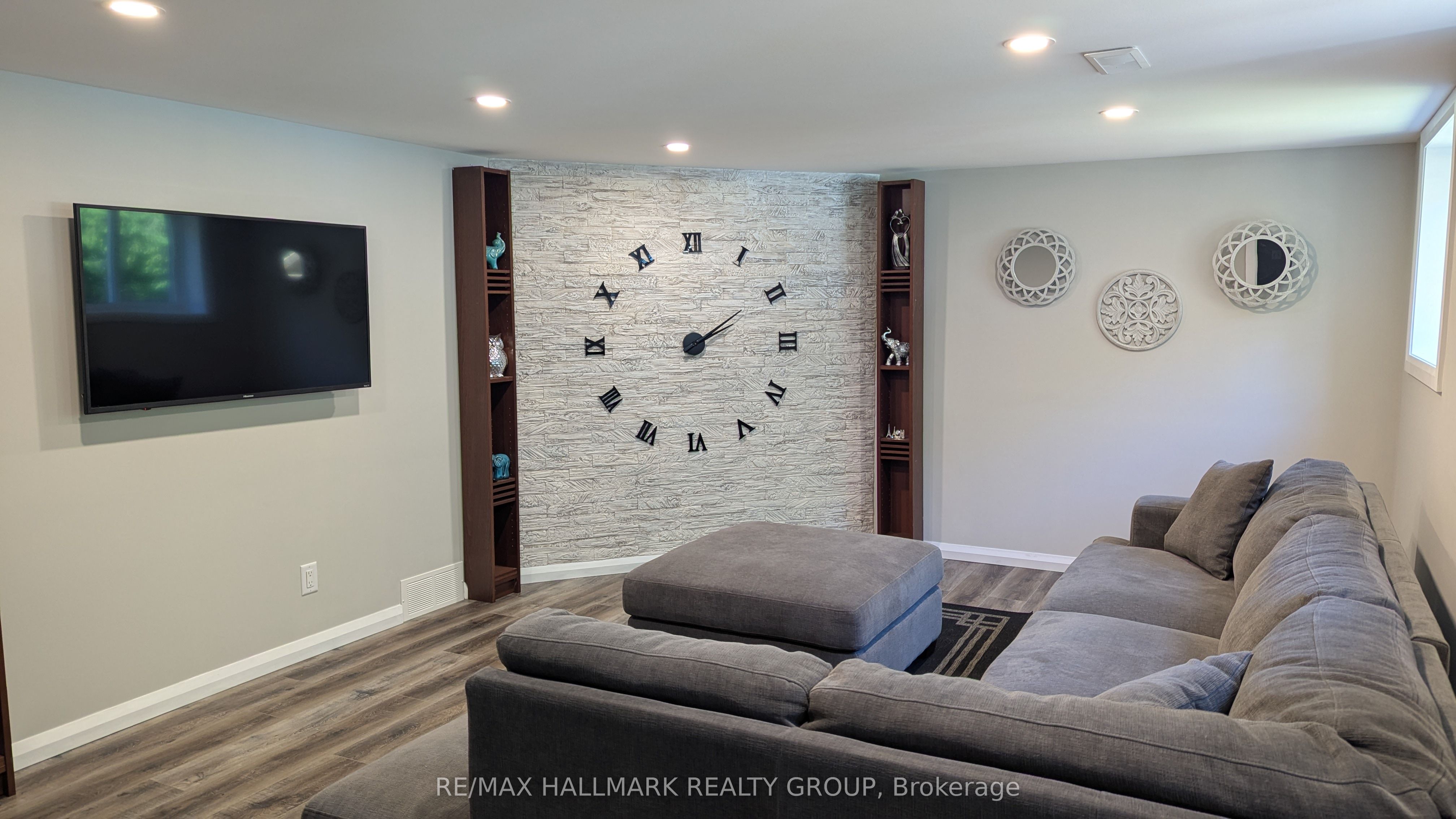 13 Bathurst Street Property Photo 25