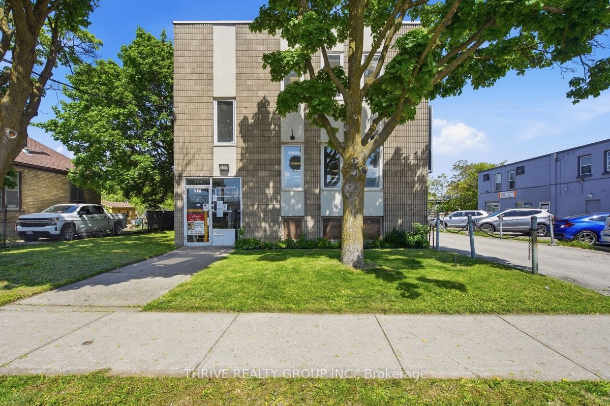 426 Third Street Upper Property Photo 3