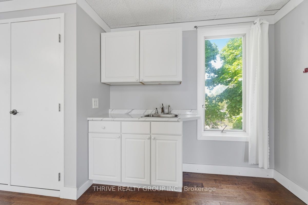 426 Third Street Upper Property Photo 7