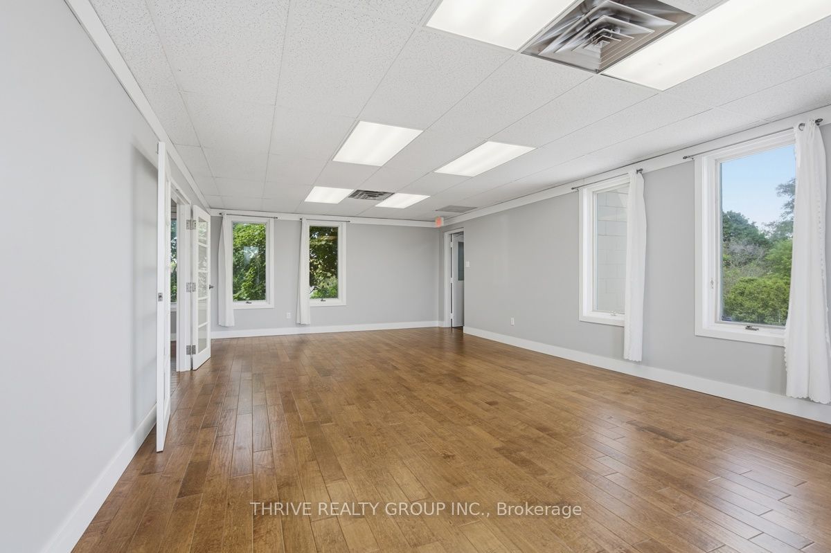 426 Third Street Upper Property Photo 8