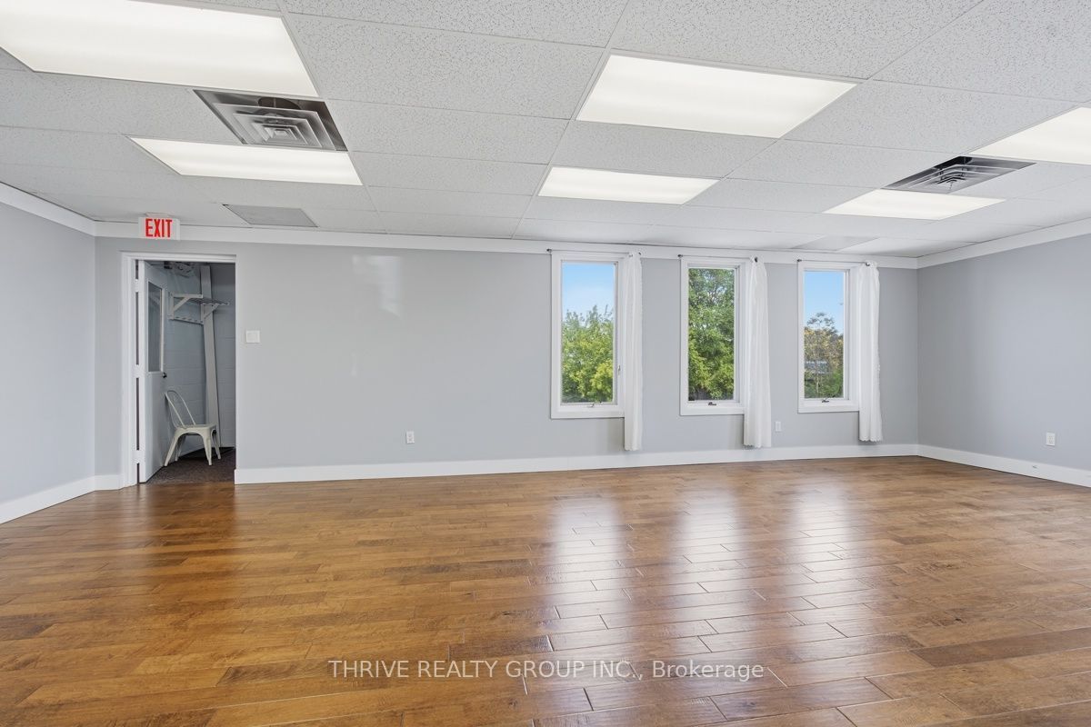 426 Third Street Upper Property Photo 10