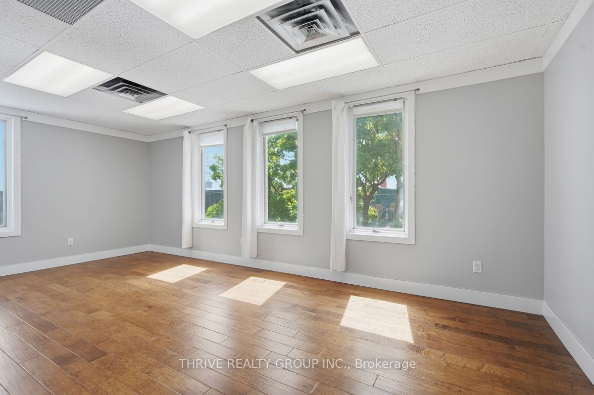 426 Third Street Upper Property Photo 12