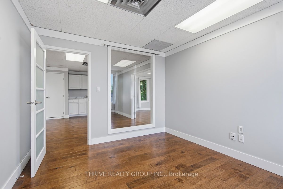 426 Third Street Upper Property Photo 13