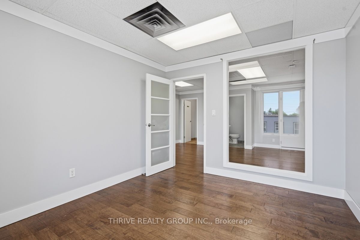 426 Third Street Upper Property Photo 14