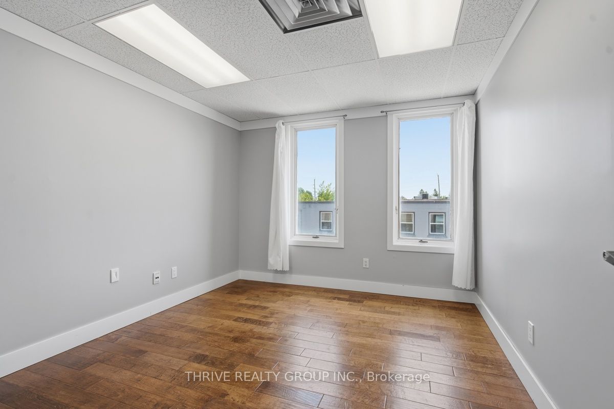 426 Third Street Upper Property Photo 17