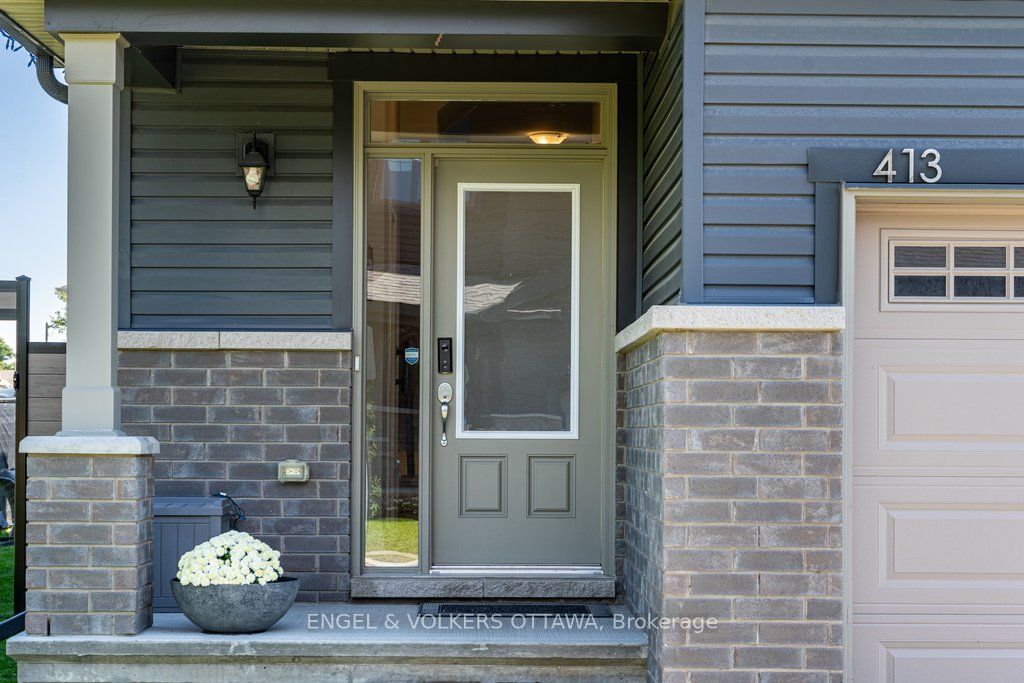 413 Premiere Lane Property Photo 2
