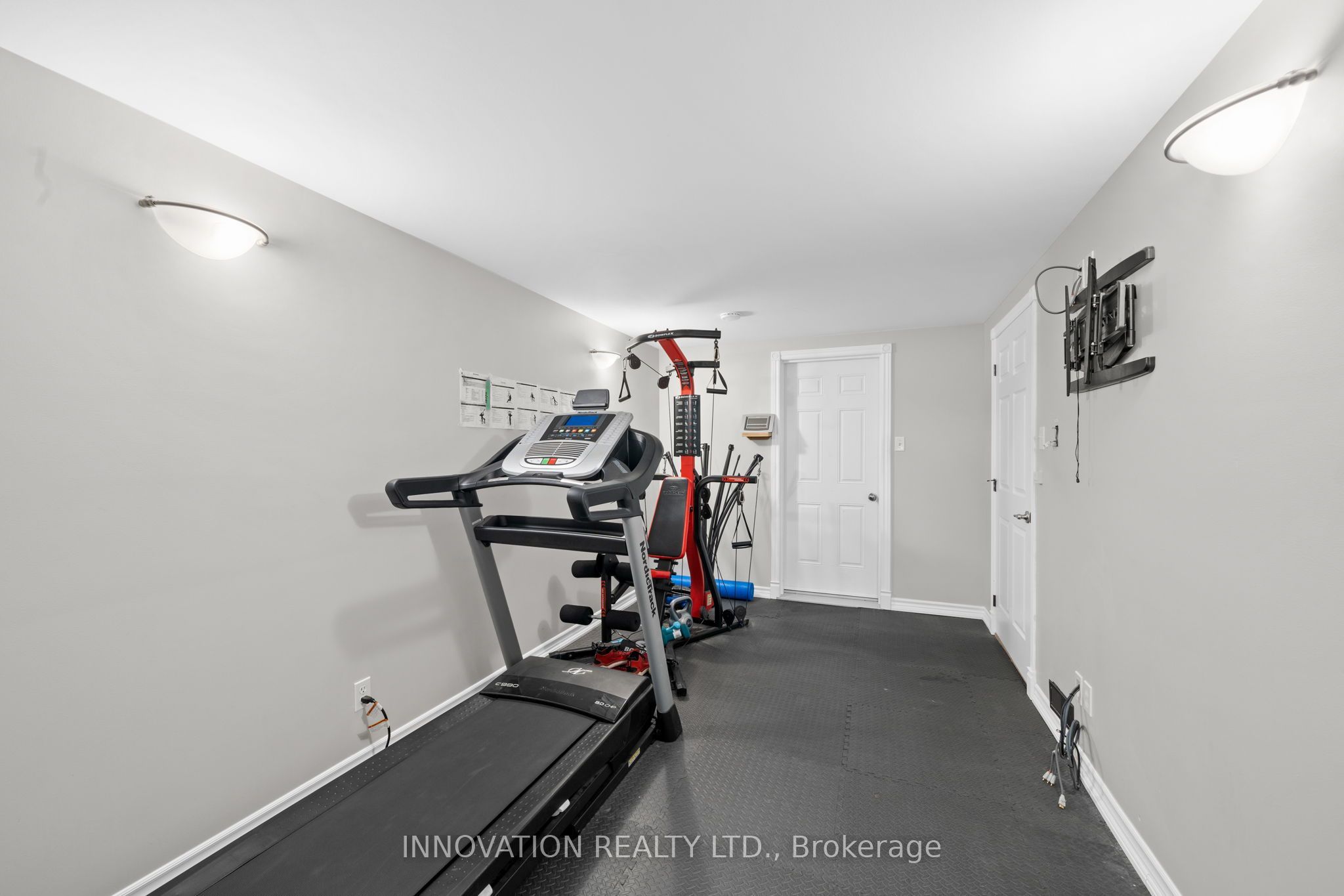 1575 Landel Drive N Property Photo 27