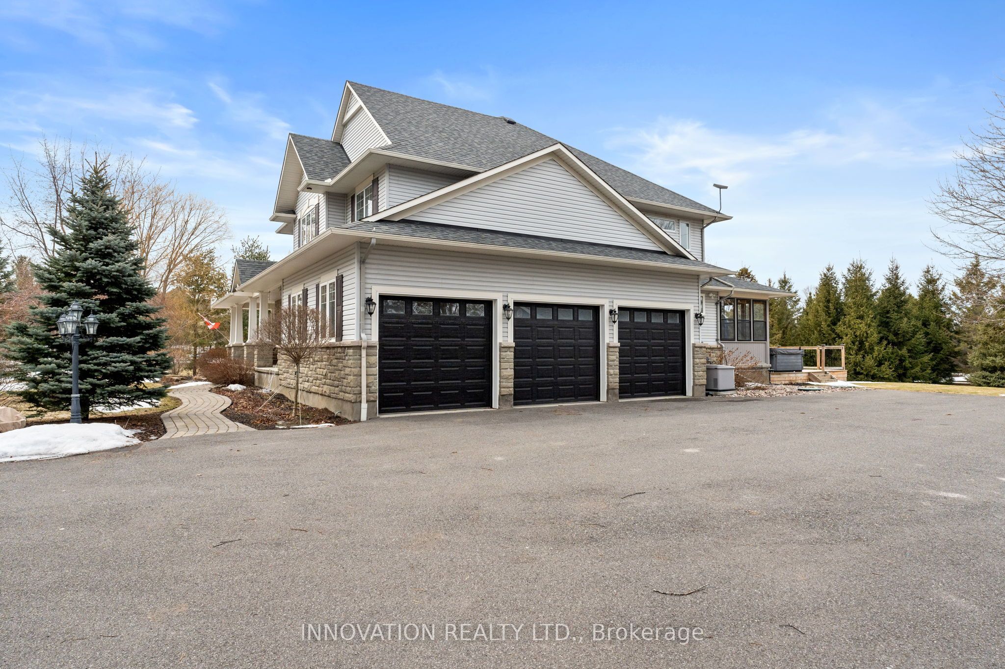 1575 Landel Drive N Property Photo 29