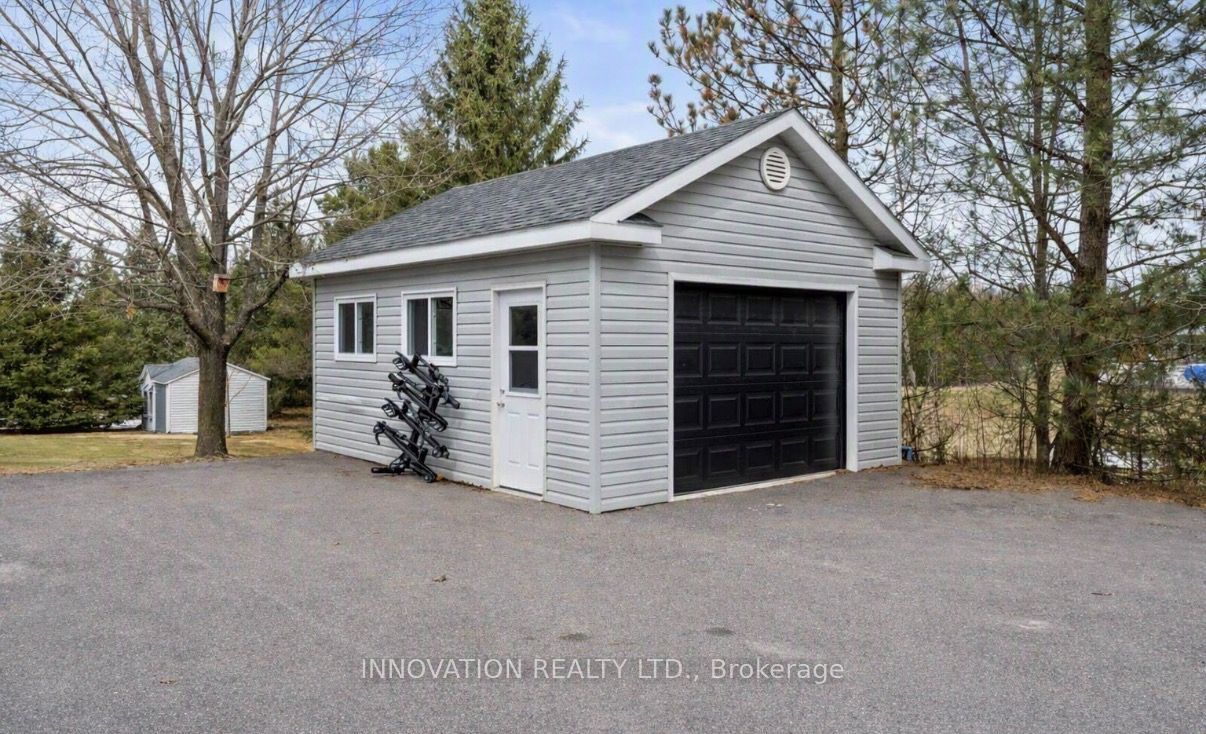 1575 Landel Drive N Property Photo 30