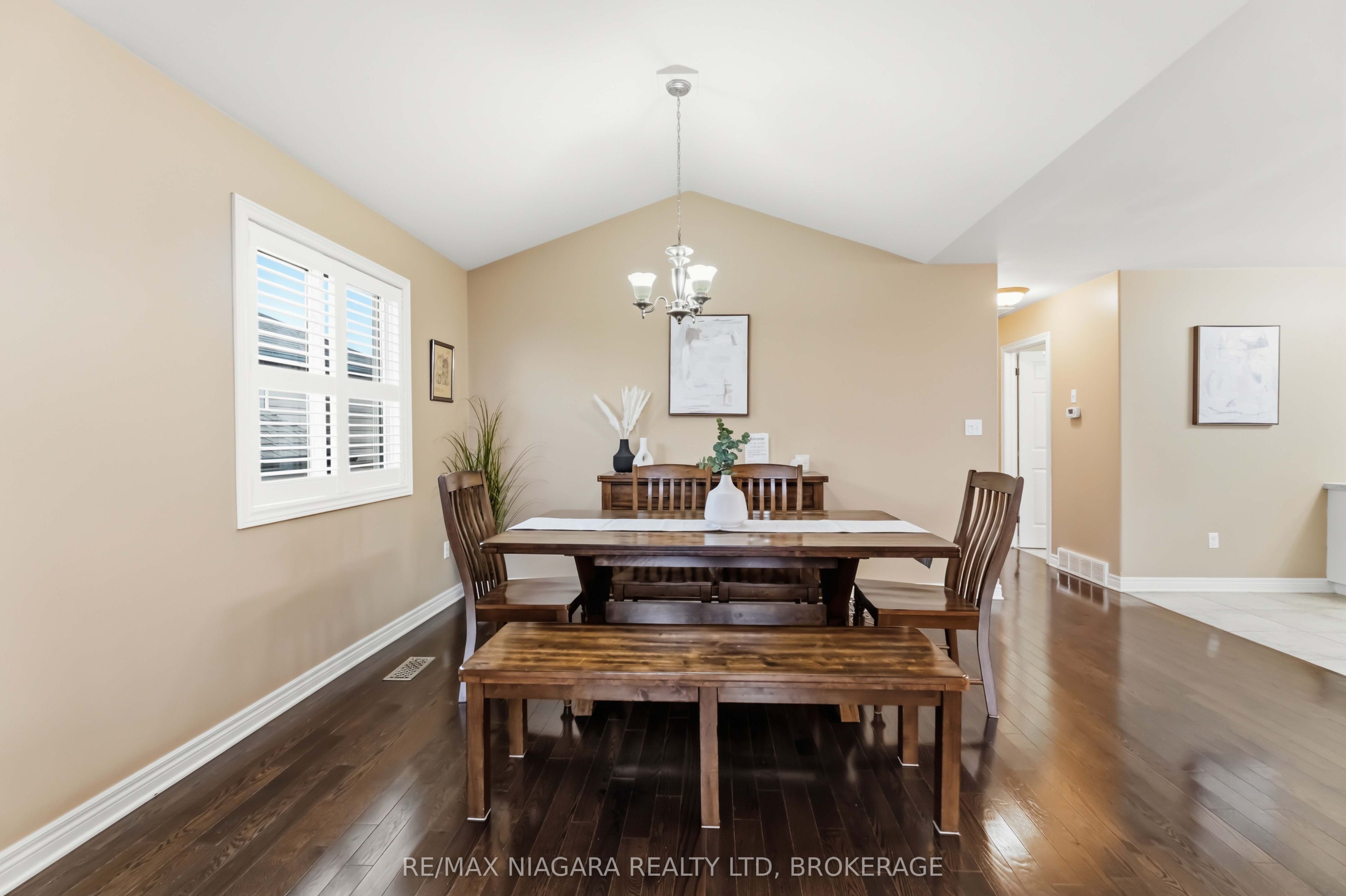 8340 Racey Avenue Property Photo 3