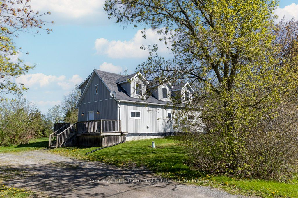 986 Black Road Property Photo 2