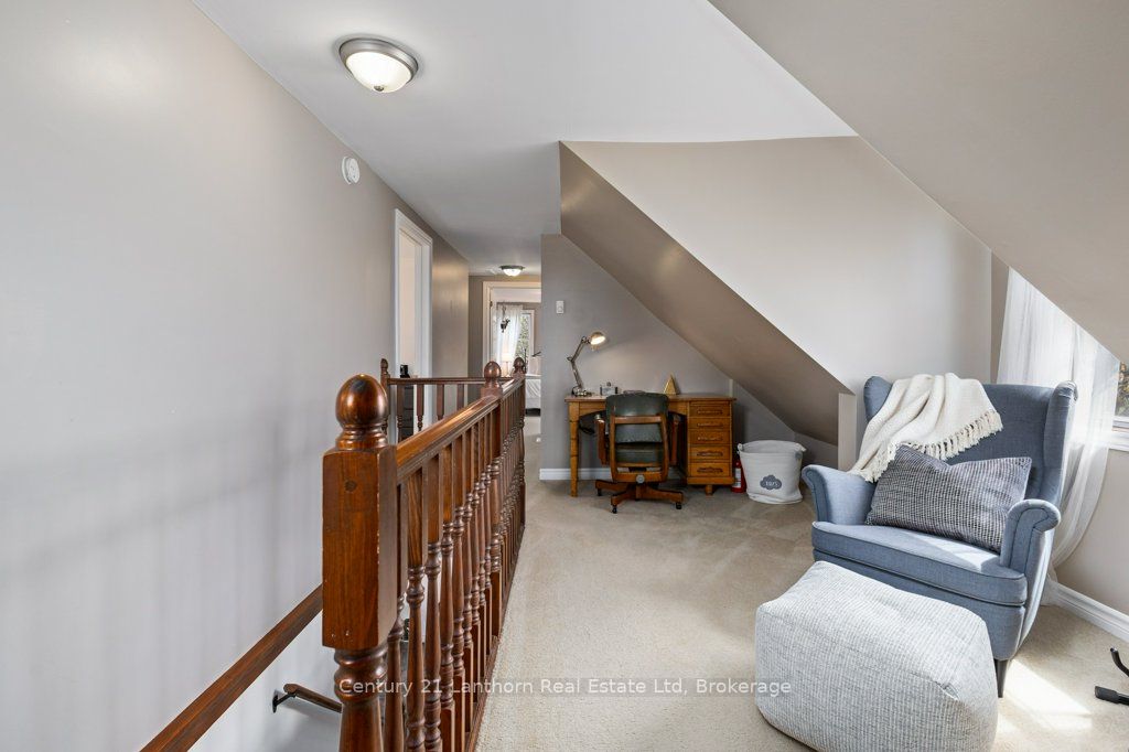 986 Black Road Property Photo 23