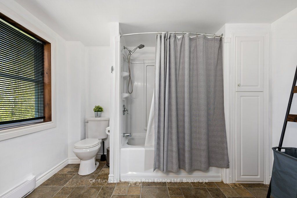 986 Black Road Property Photo 30