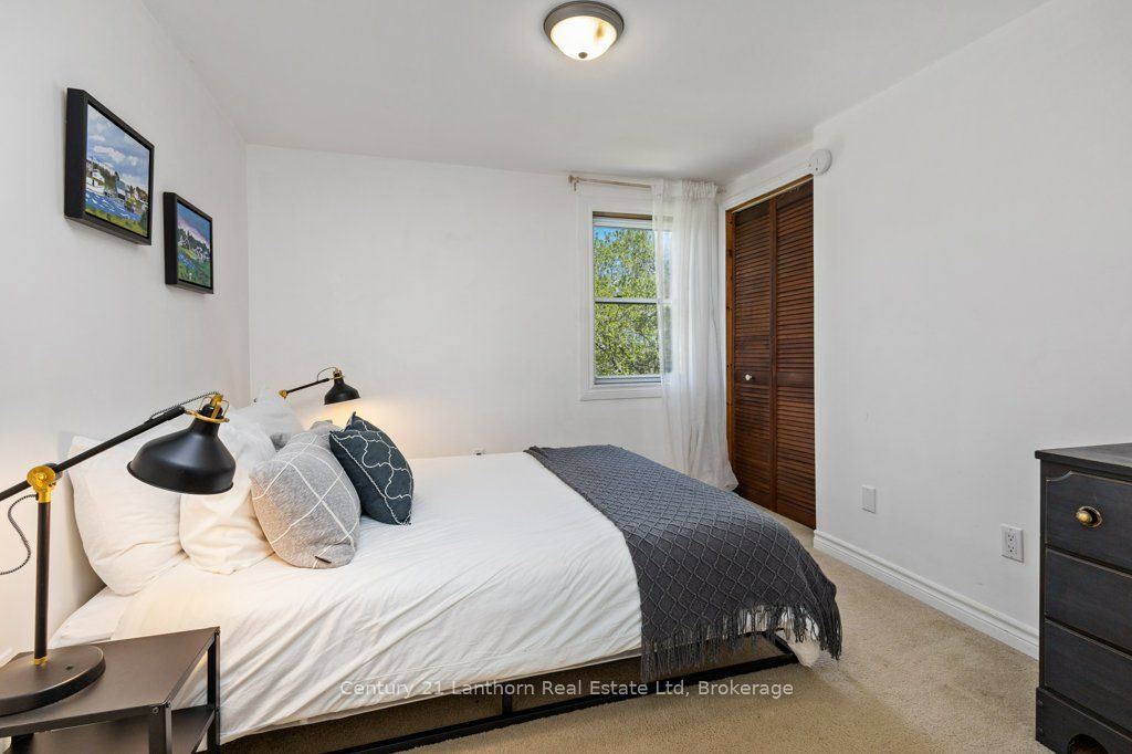 986 Black Road Property Photo 33