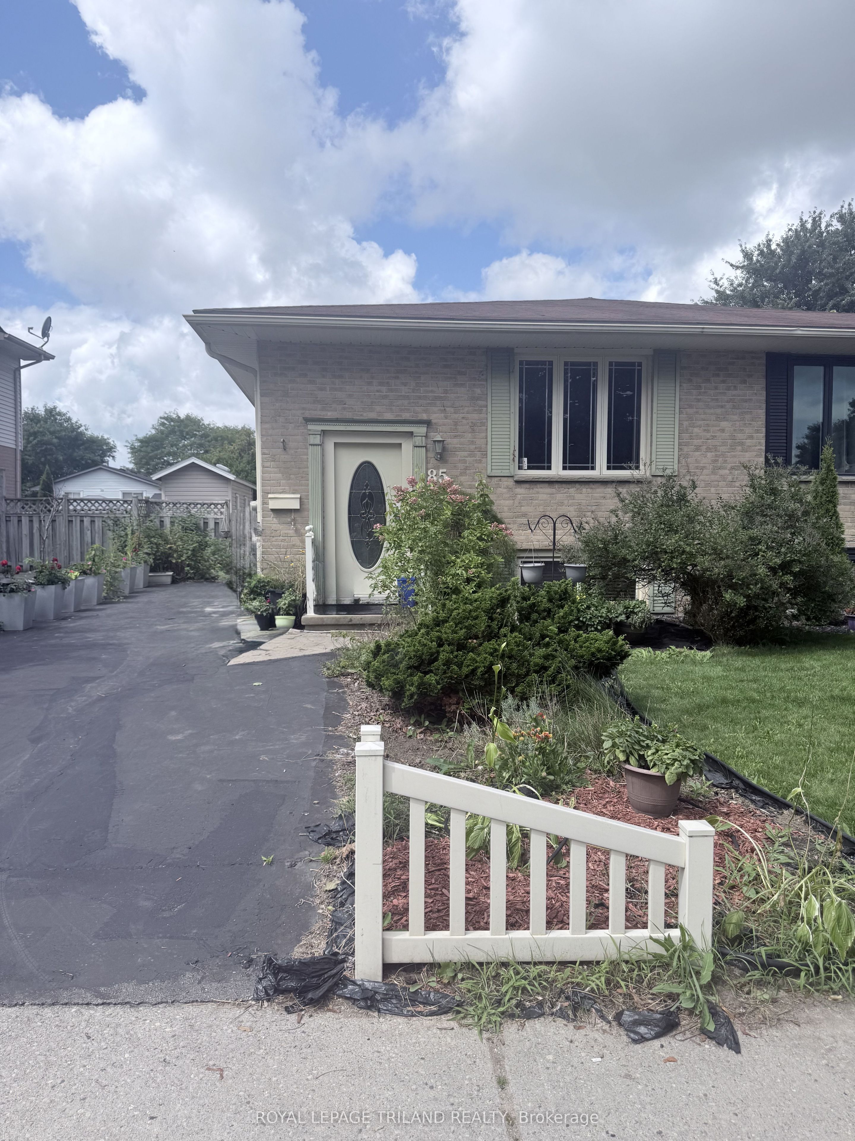 85 Bonaventure Drive Property Photo 1