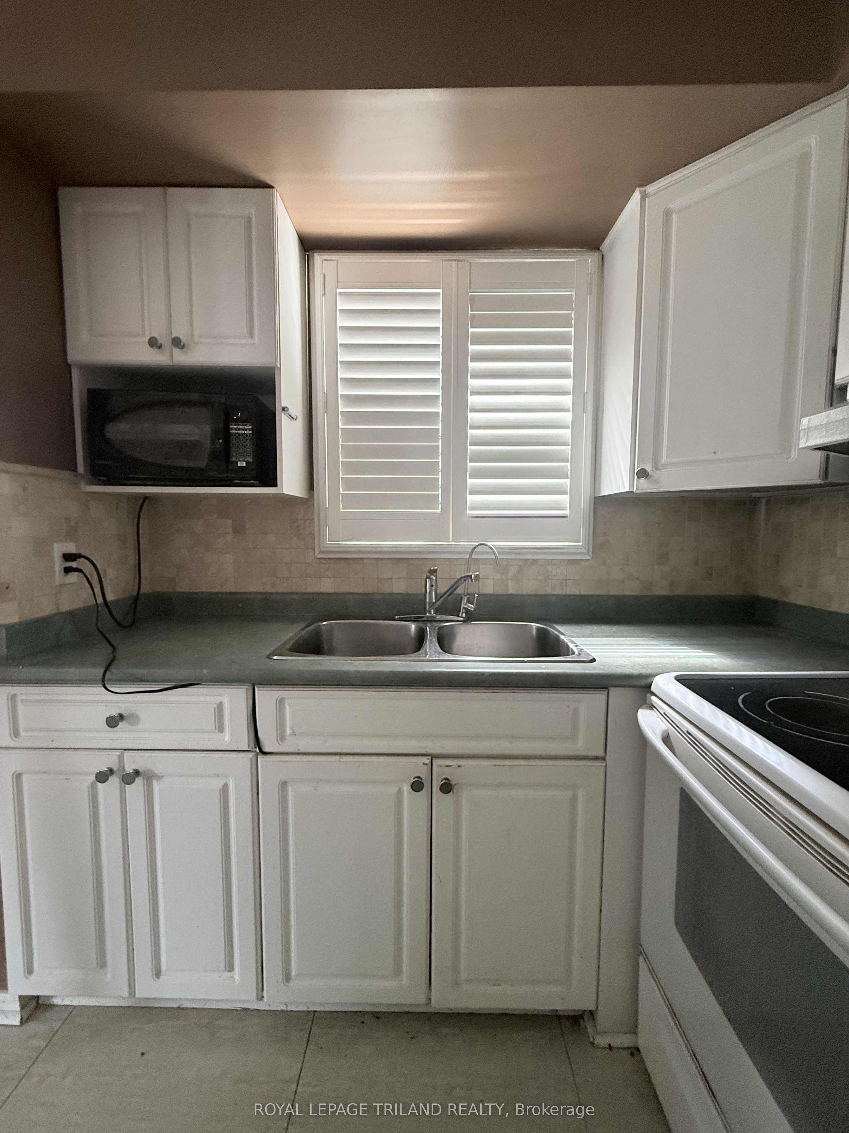 85 Bonaventure Drive Property Photo 10