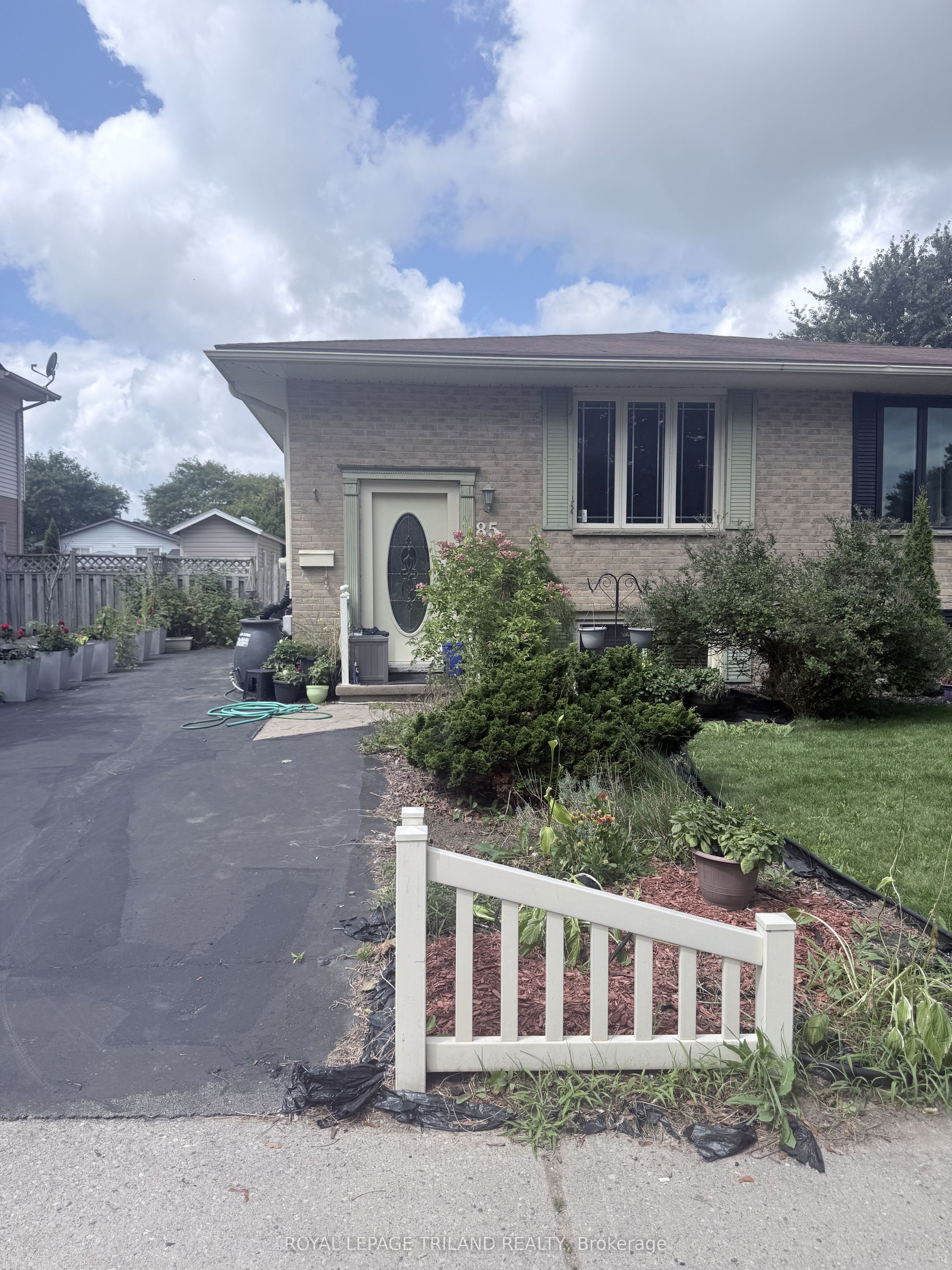 85 Bonaventure Drive Property Photo 12
