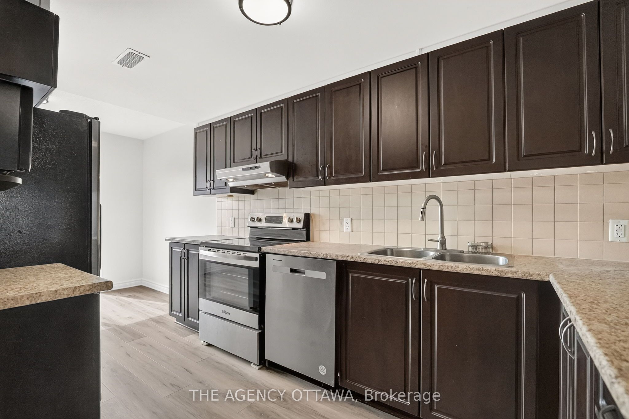 664 Chapman Mills Drive B Property Photo 17