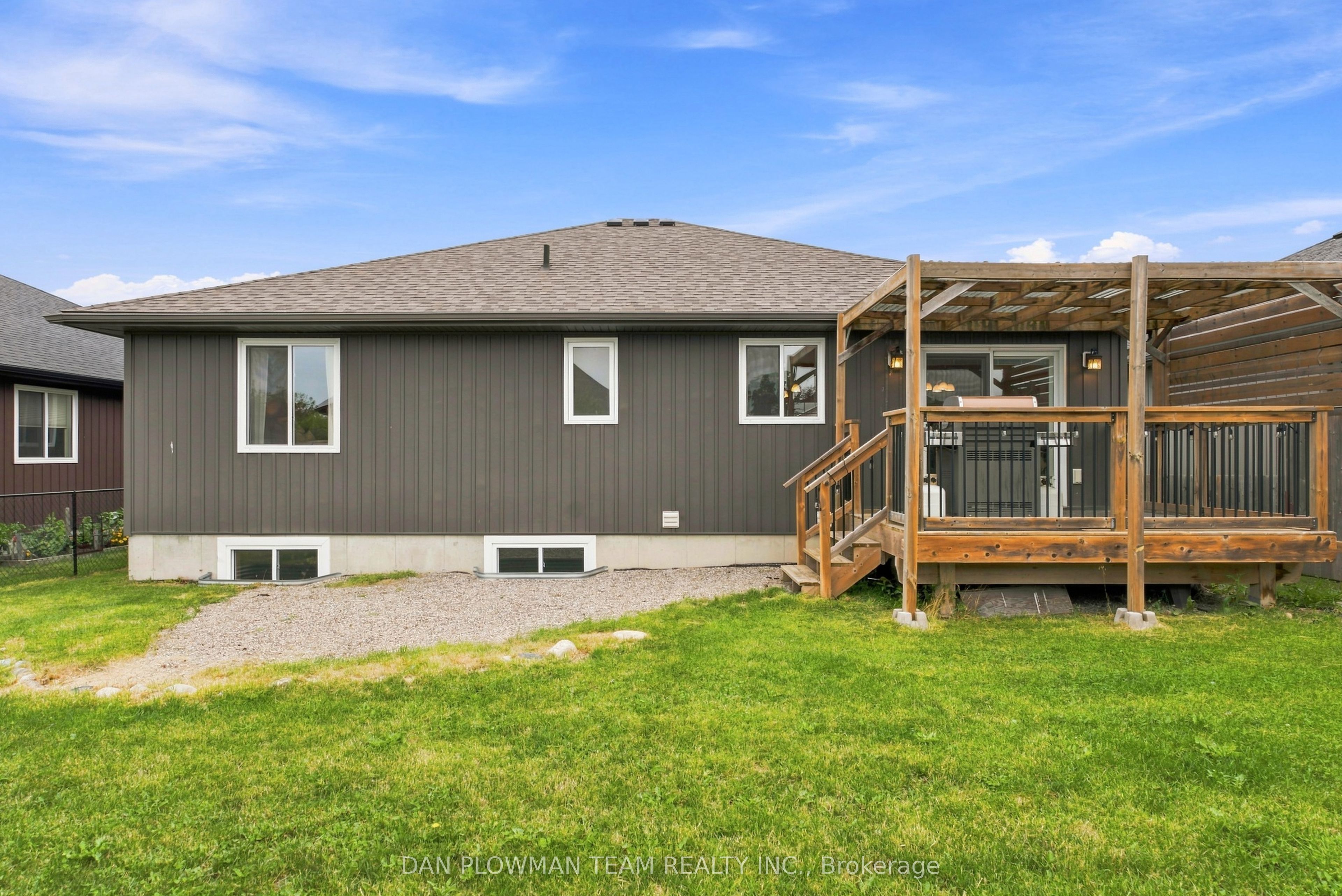 26 Autumn Grove Property Photo 22