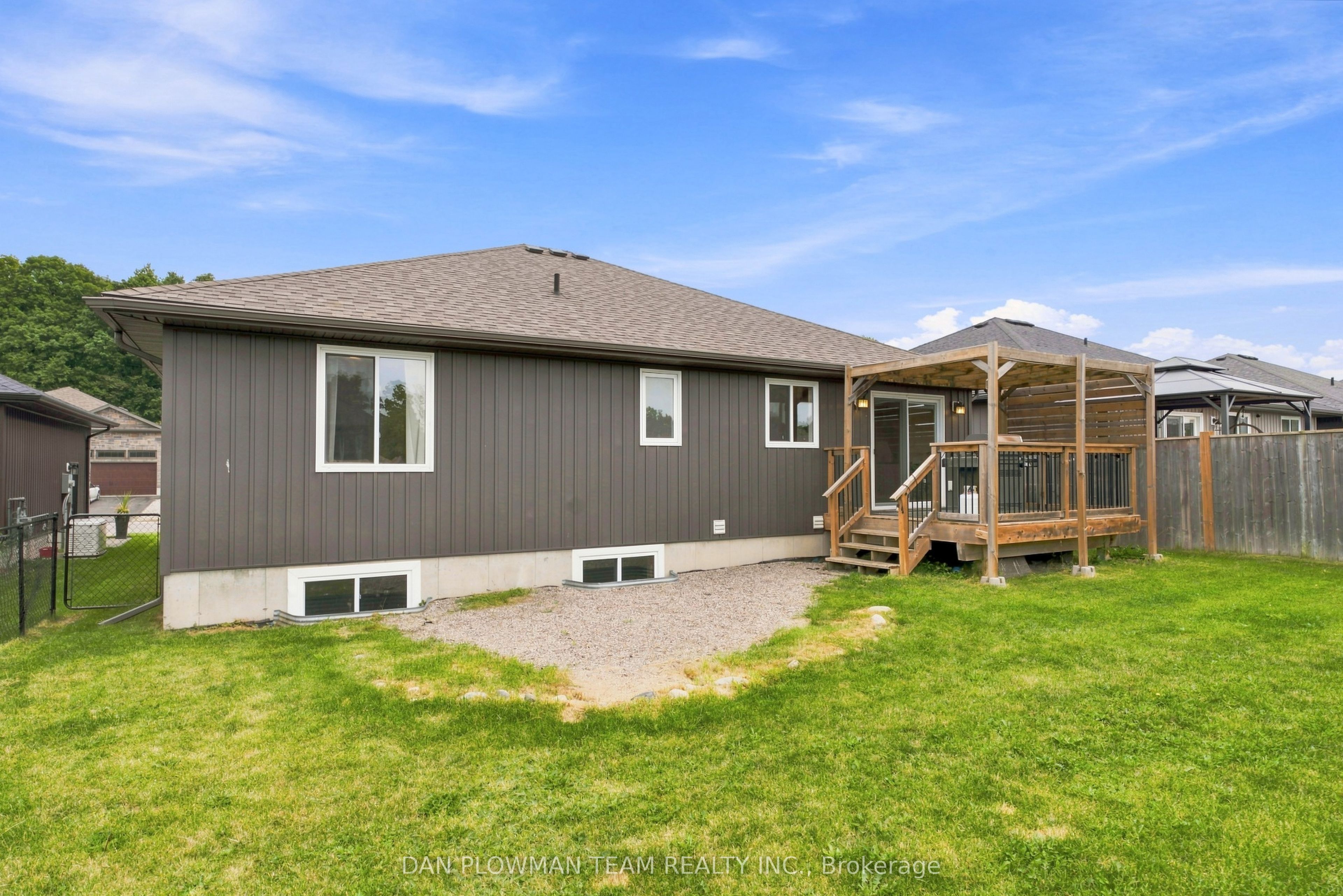 26 Autumn Grove Property Photo 27