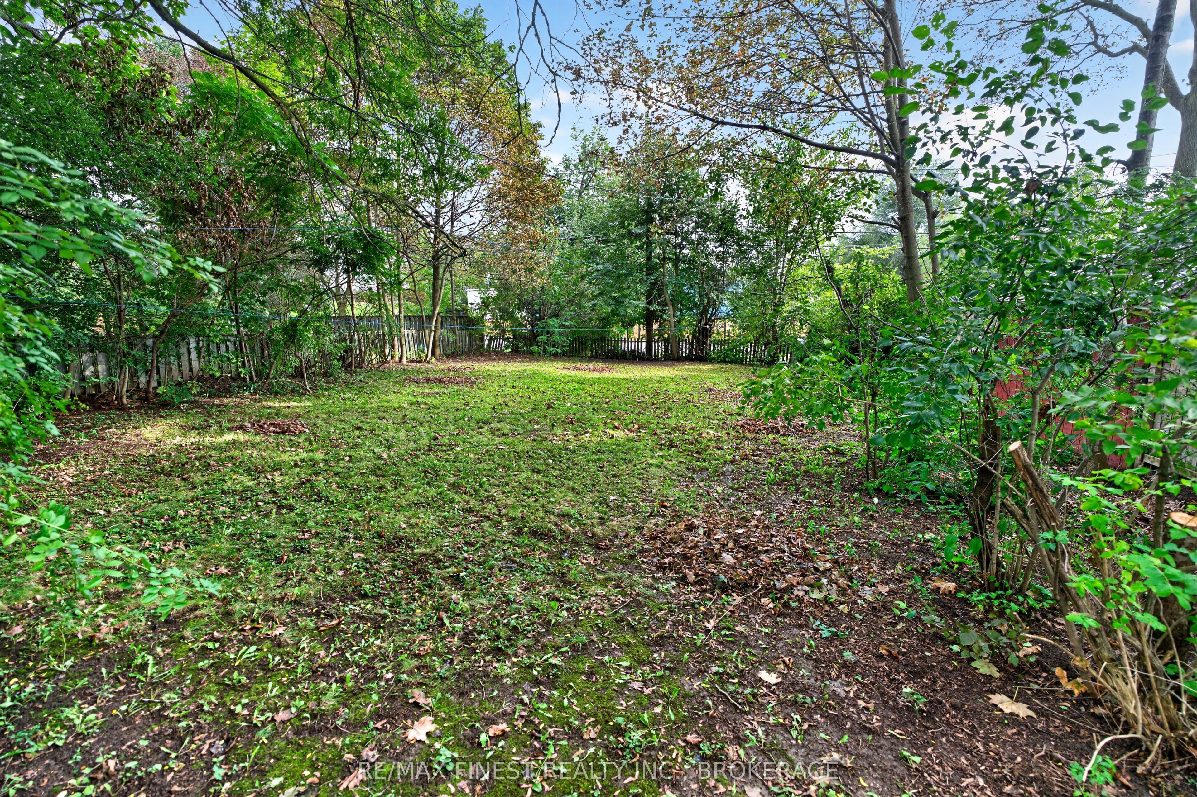 92 Cliff Crescent Property Photo 5
