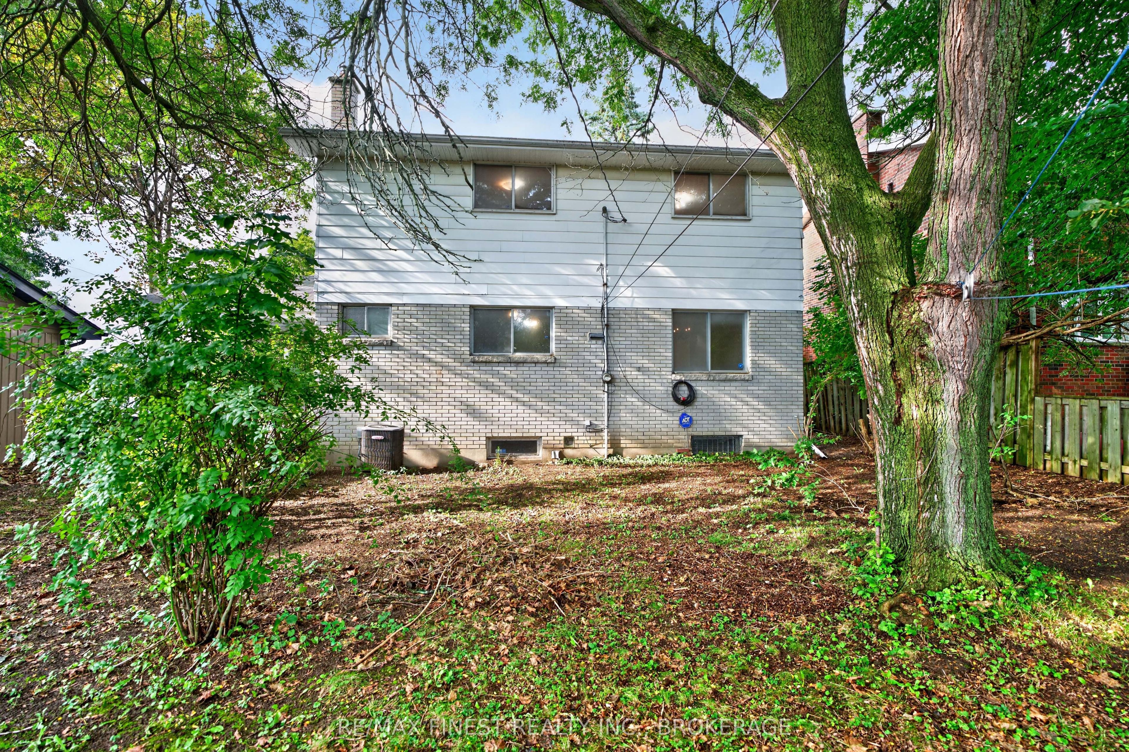 92 Cliff Crescent Property Photo 6