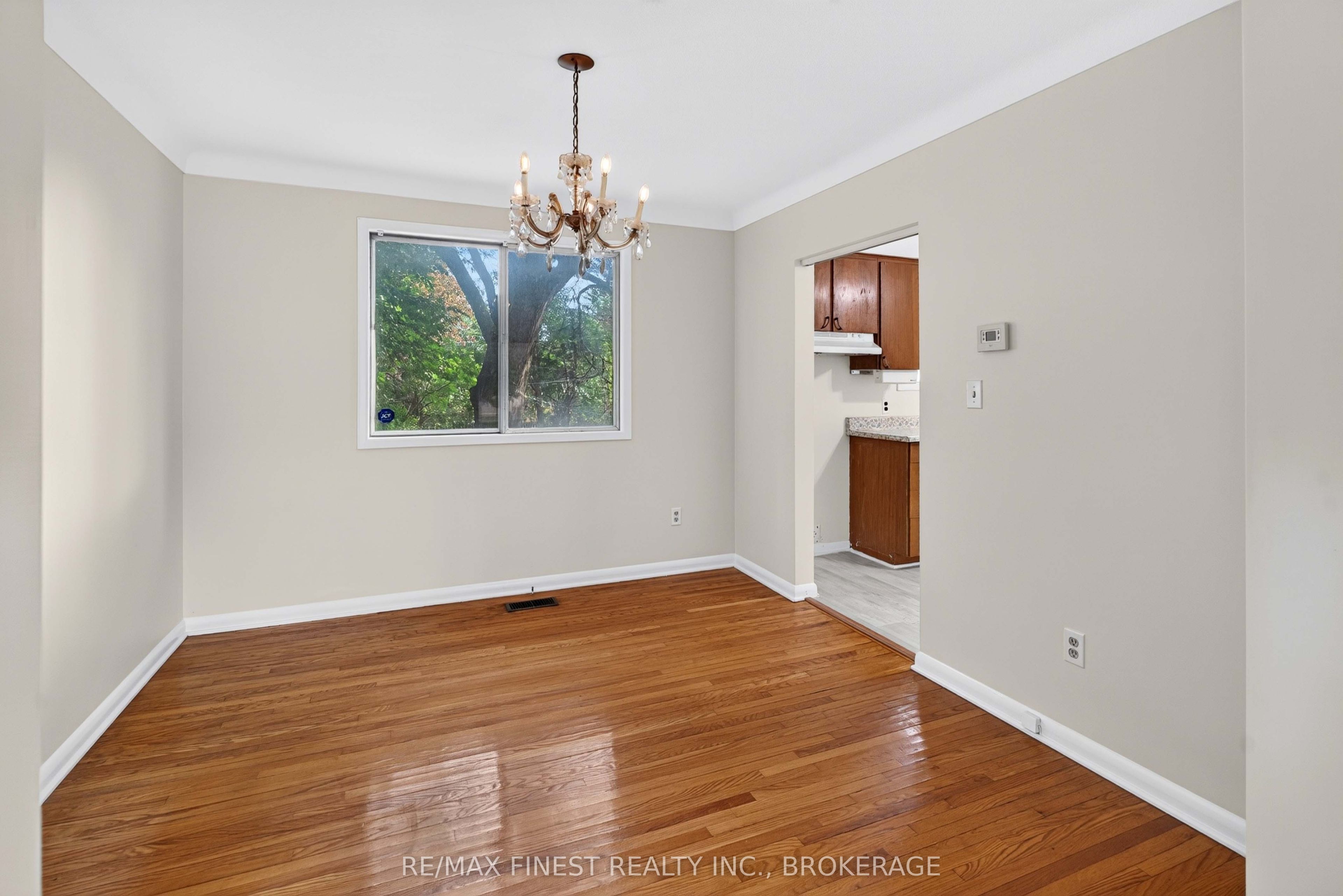 92 Cliff Crescent Property Photo 12