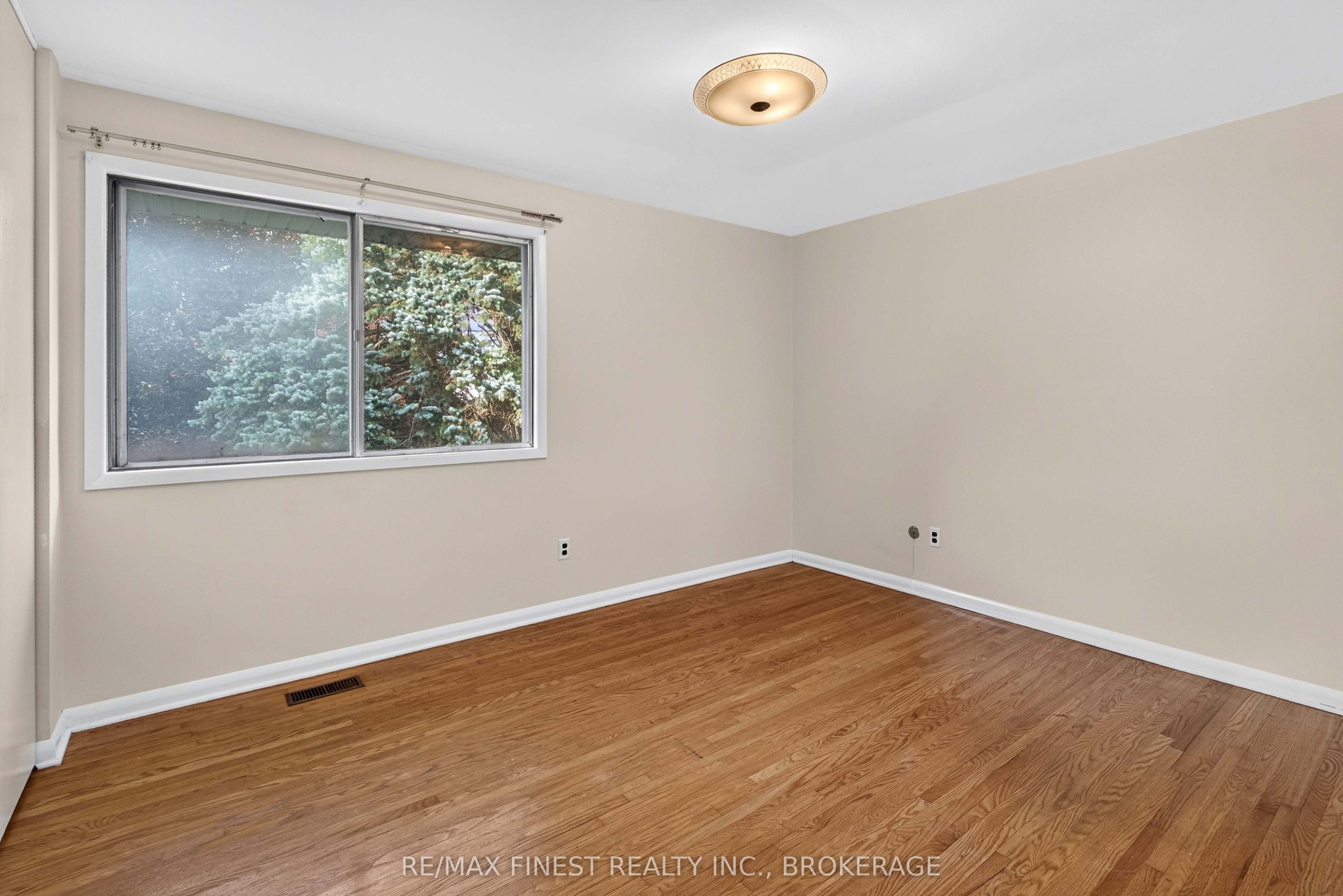 92 Cliff Crescent Property Photo 26