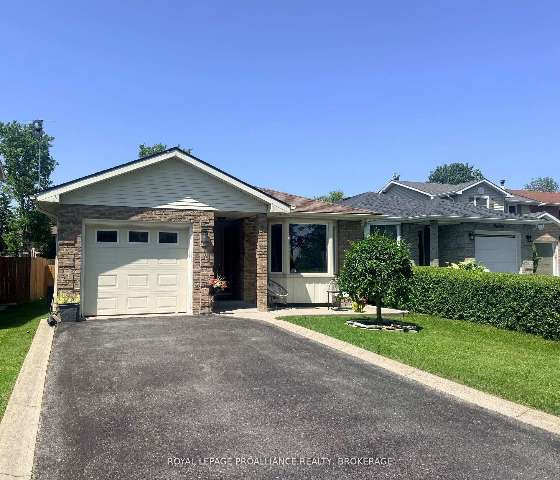 16 Grenadier Drive