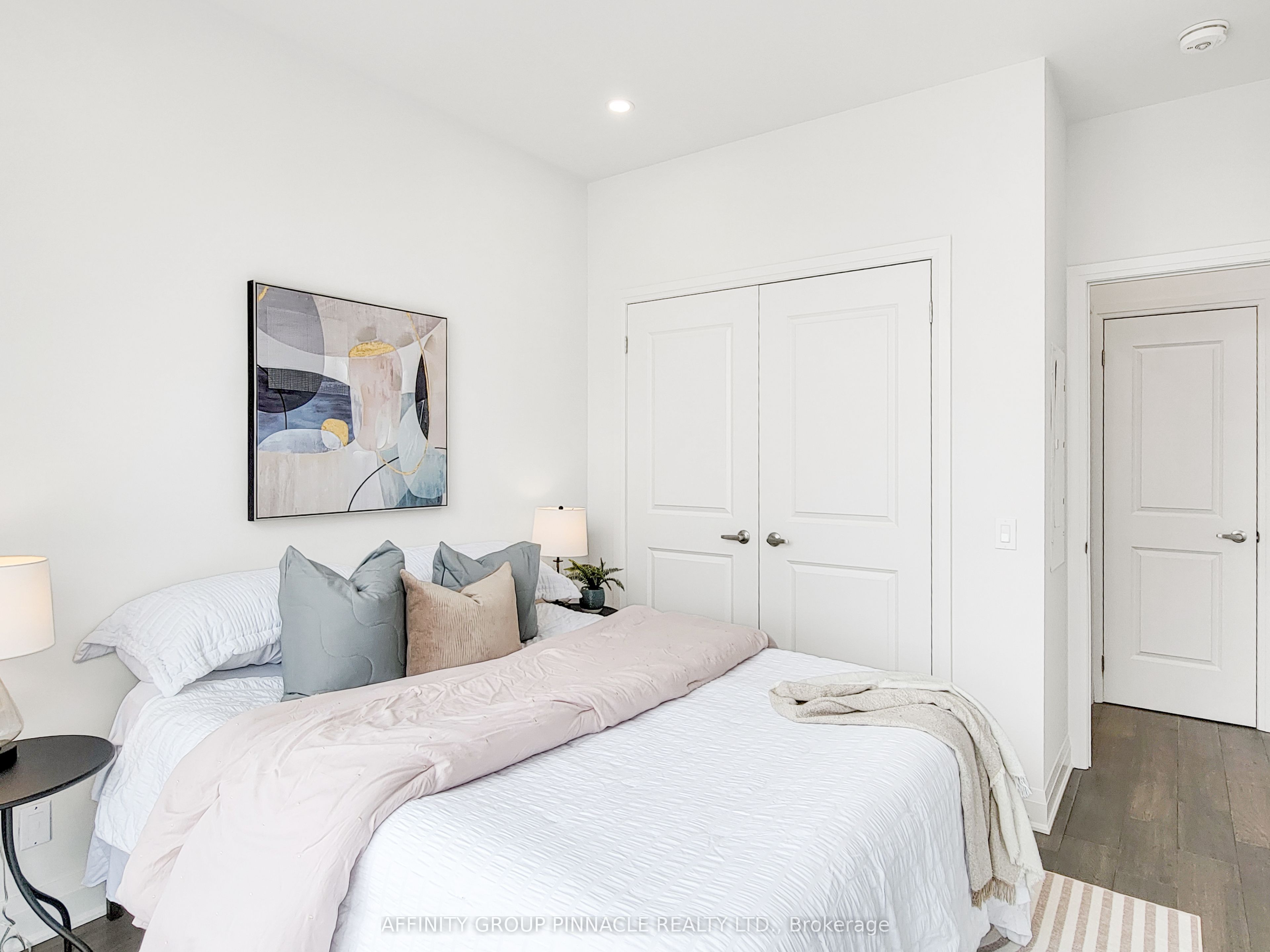 99 Louisa Street 201 Property Photo 21