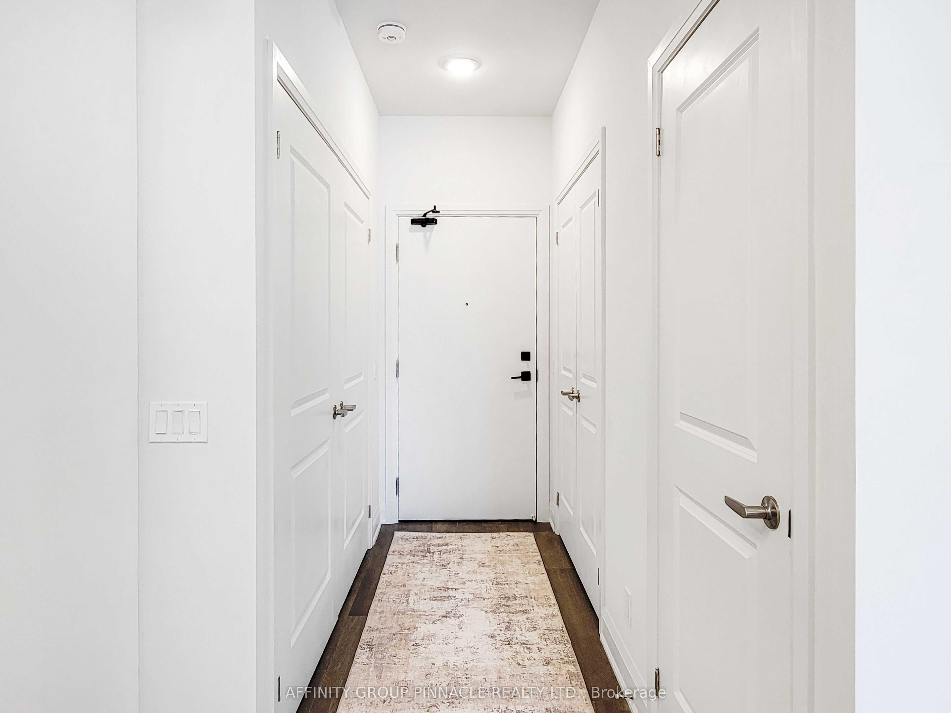 99 Louisa Street 201 Property Photo 27