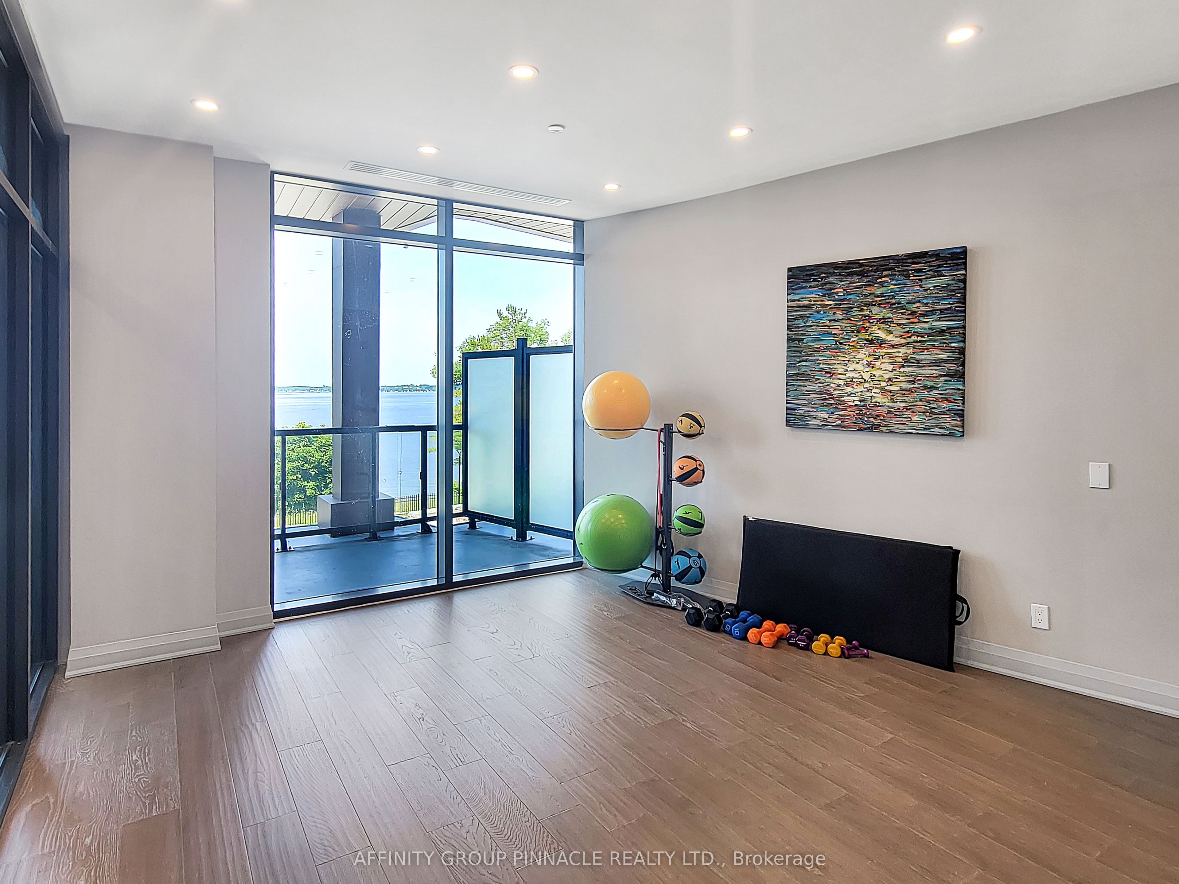 99 Louisa Street 201 Property Photo 33