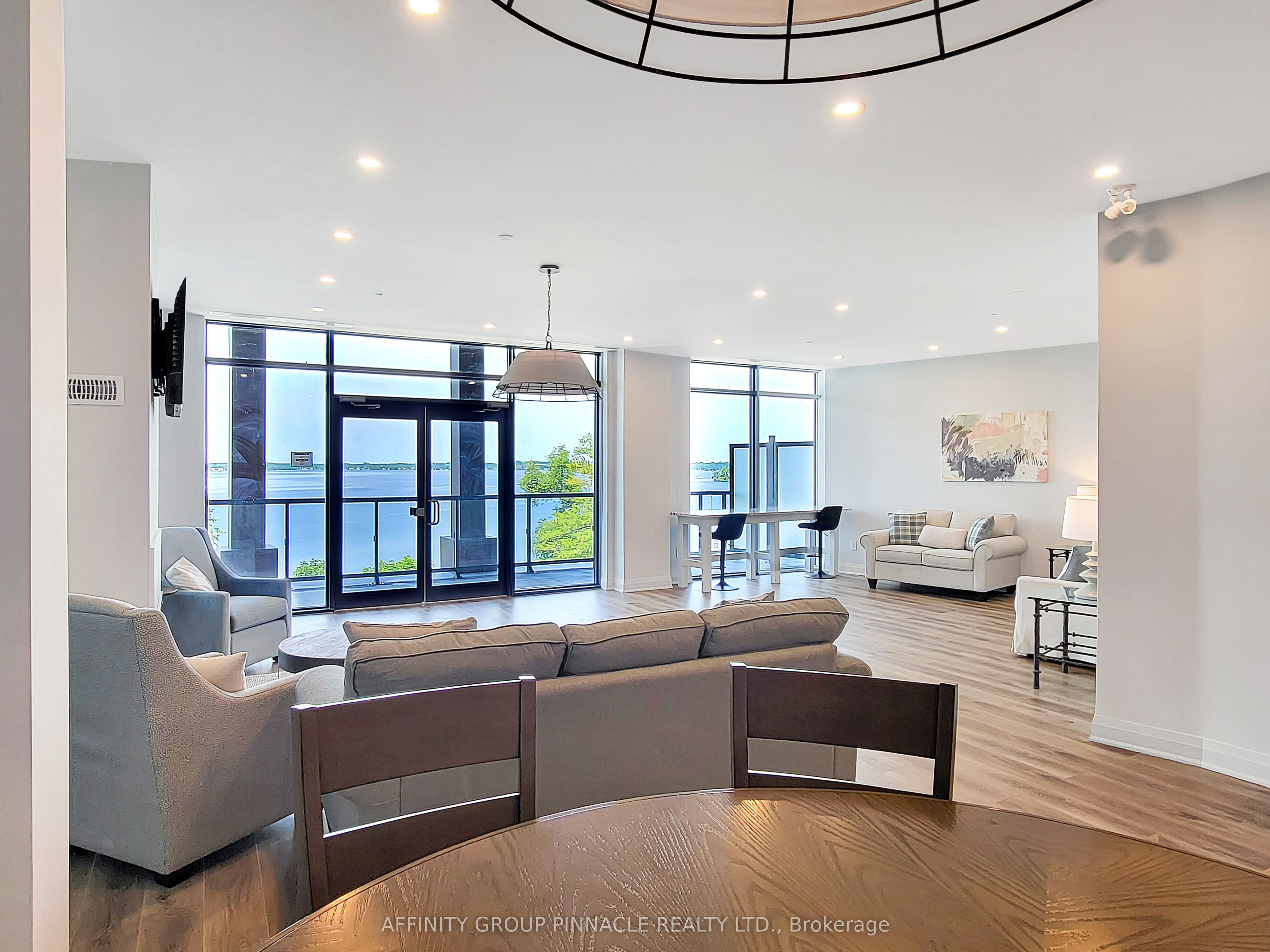 99 Louisa Street 201 Property Photo 36