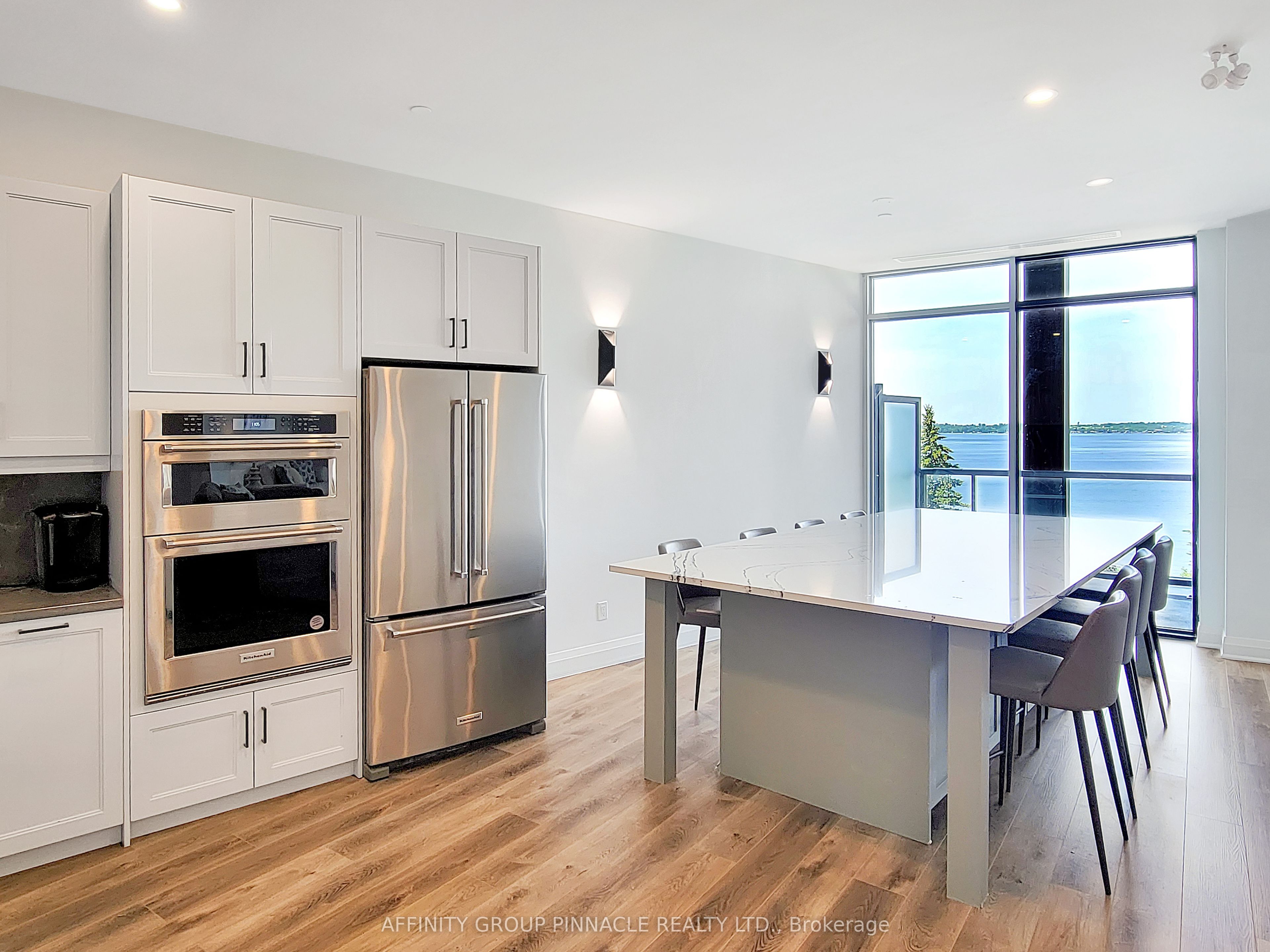 99 Louisa Street 201 Property Photo 38
