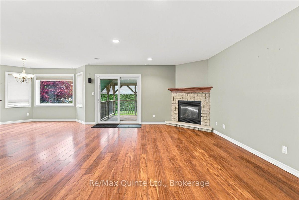 X13742946 Property Photo 14