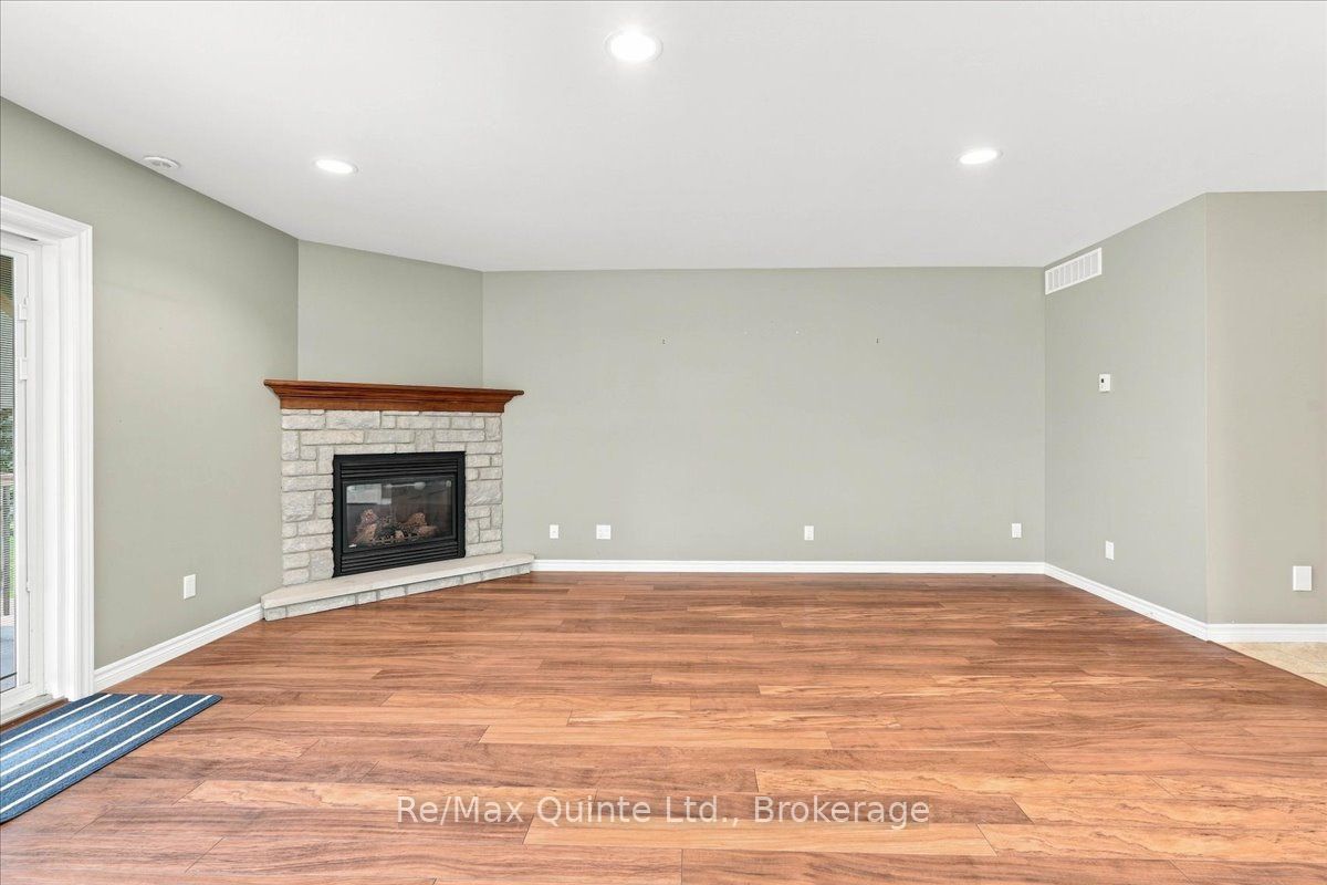 X13742946 Property Photo 15