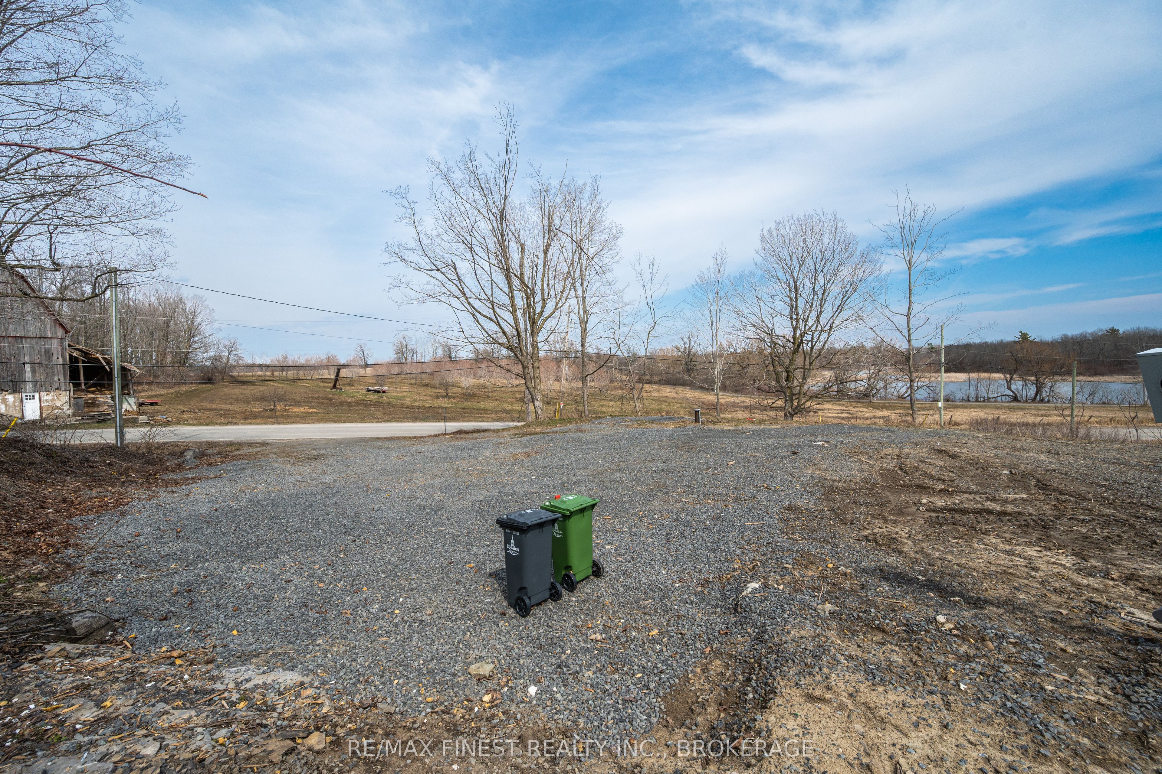 2539 Isle Of Man Road Property Photo 8