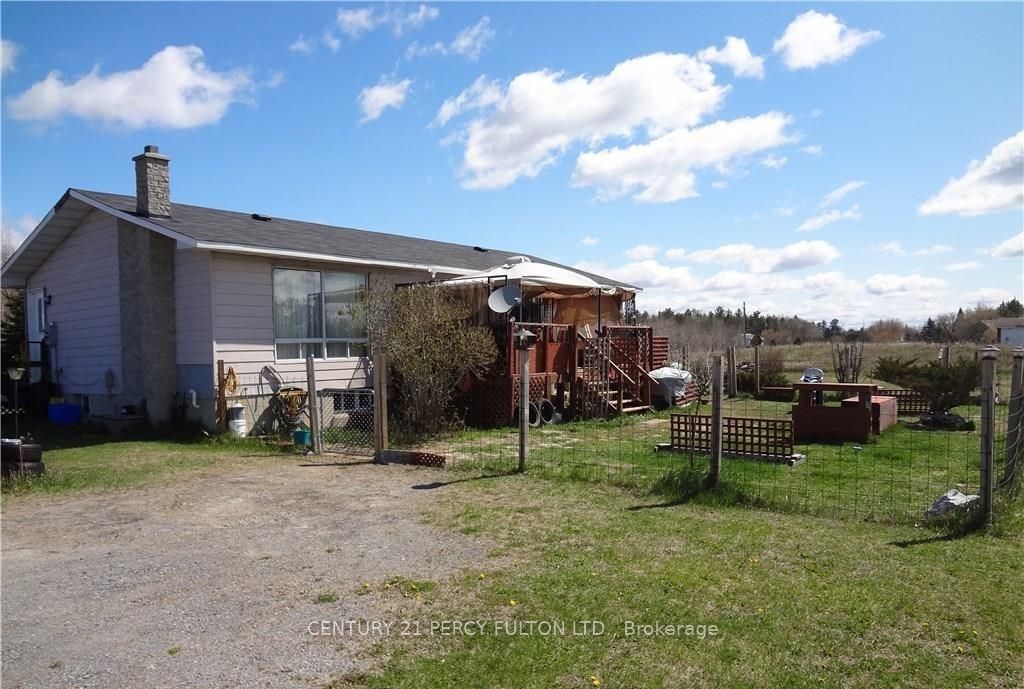 1343-b Chenaux Road Property Photo 4