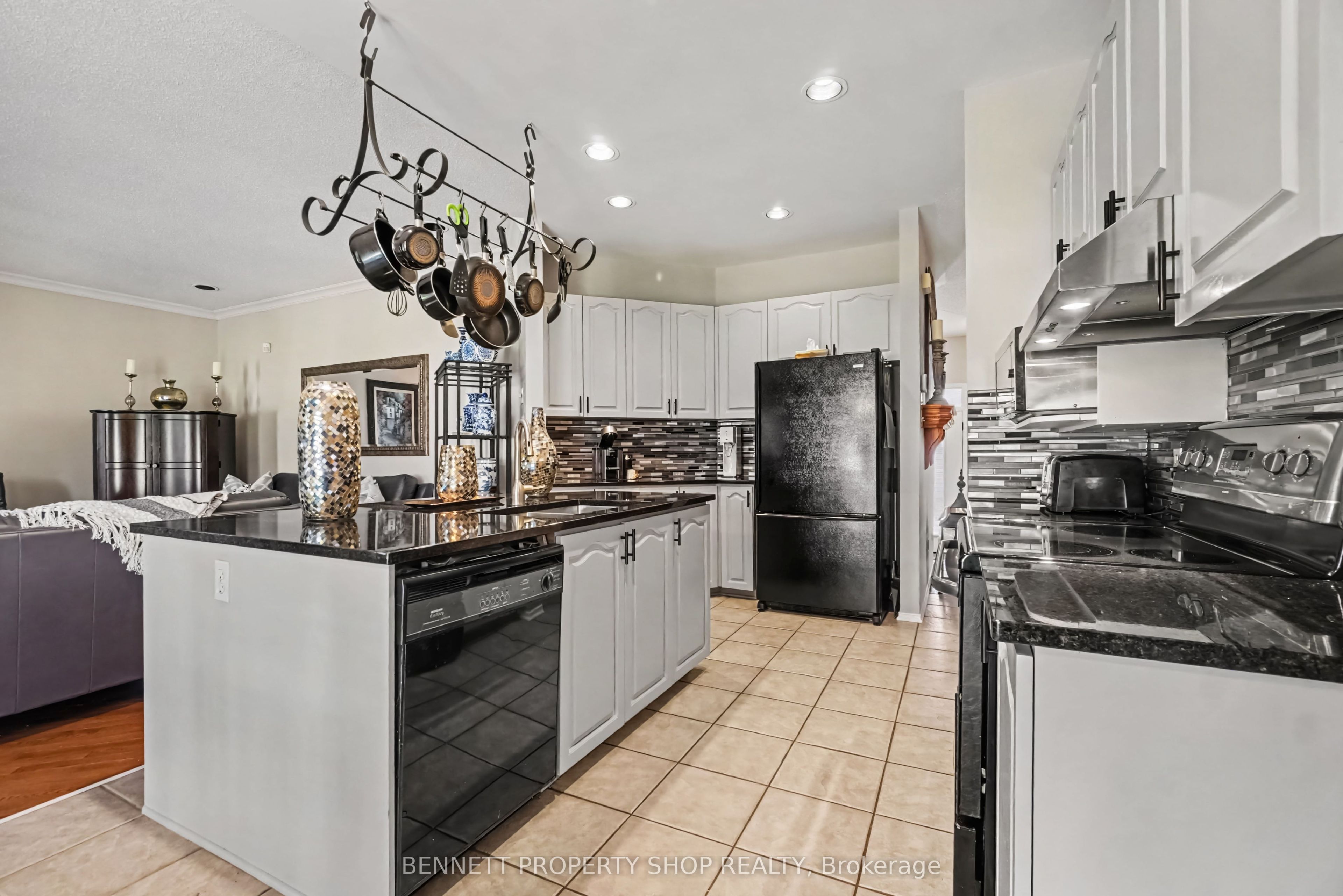 21 Summerwind Crescent Property Photo 8