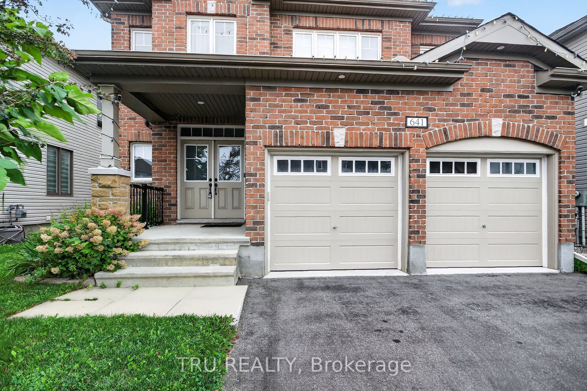 641 Parade Drive Property Photo 3