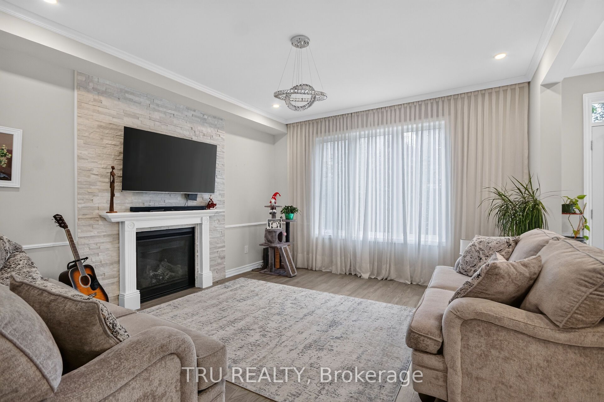 641 Parade Drive Property Photo 8