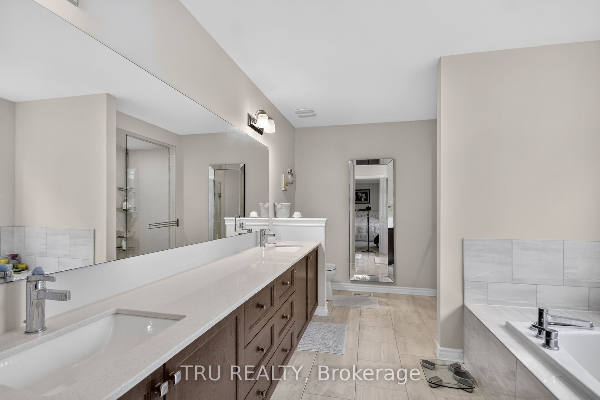 641 Parade Drive Property Photo 26