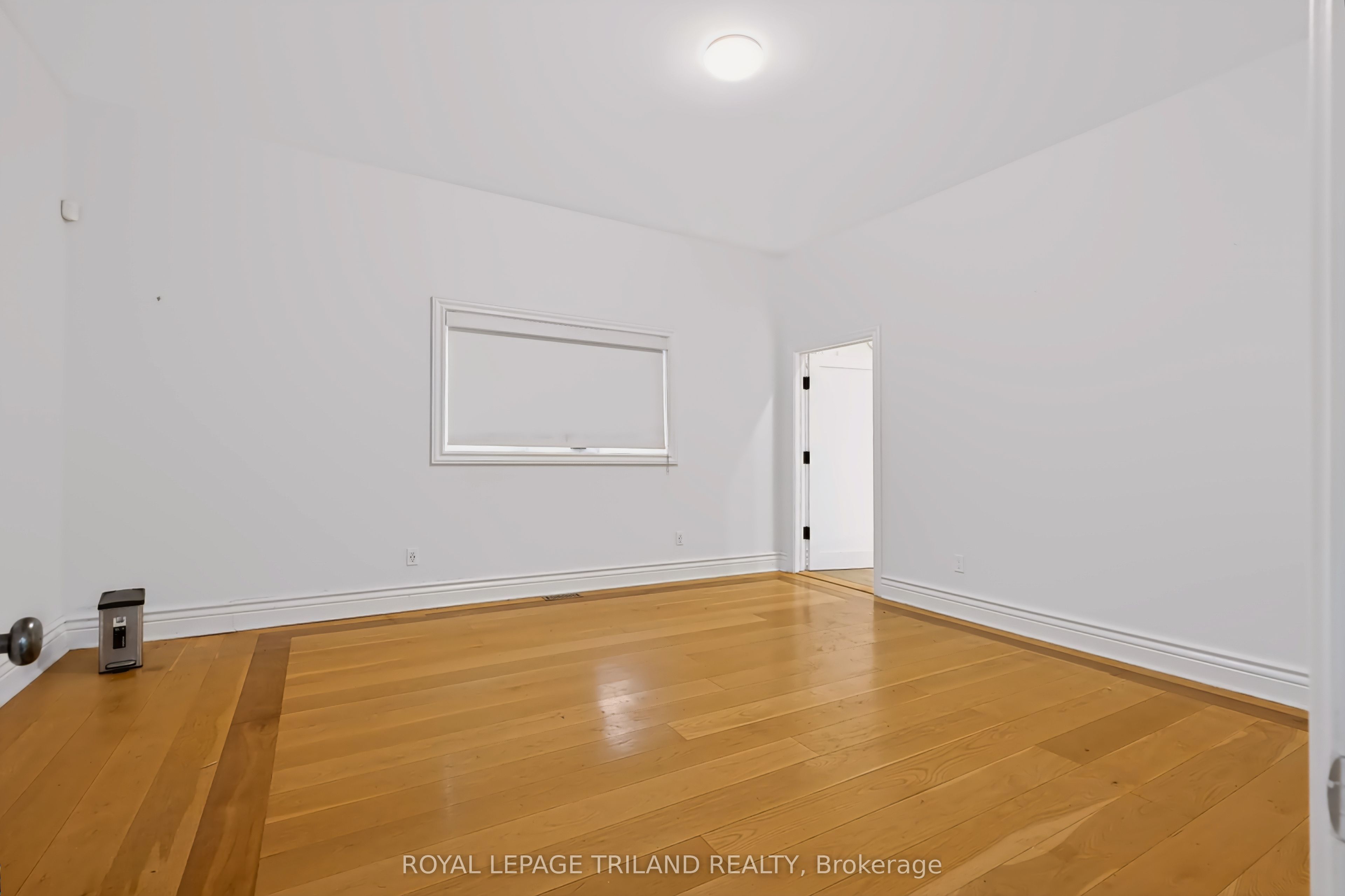 467 Commissioners Road E Property Photo 17