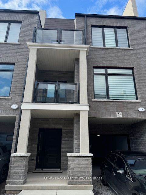 292 Vine Street 31 Property Photo 1